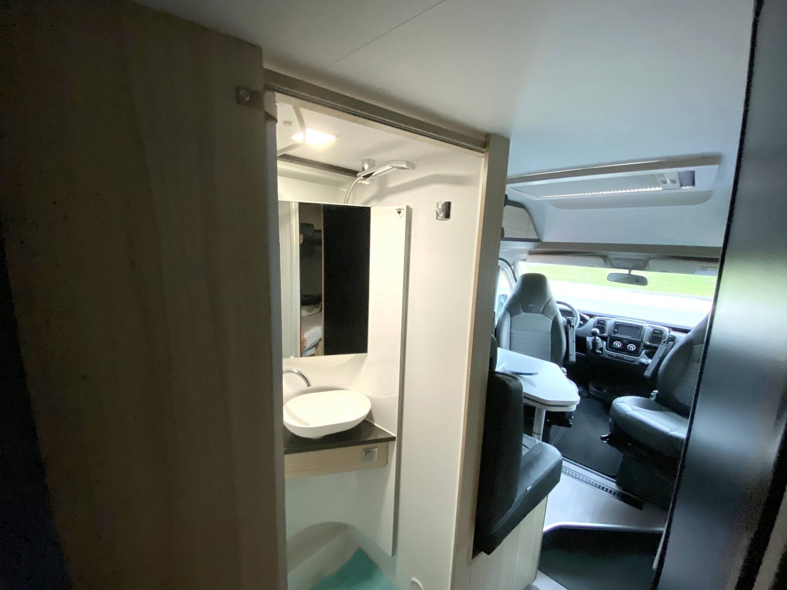 Adria Adria Twin PLUS 600 SPB Family