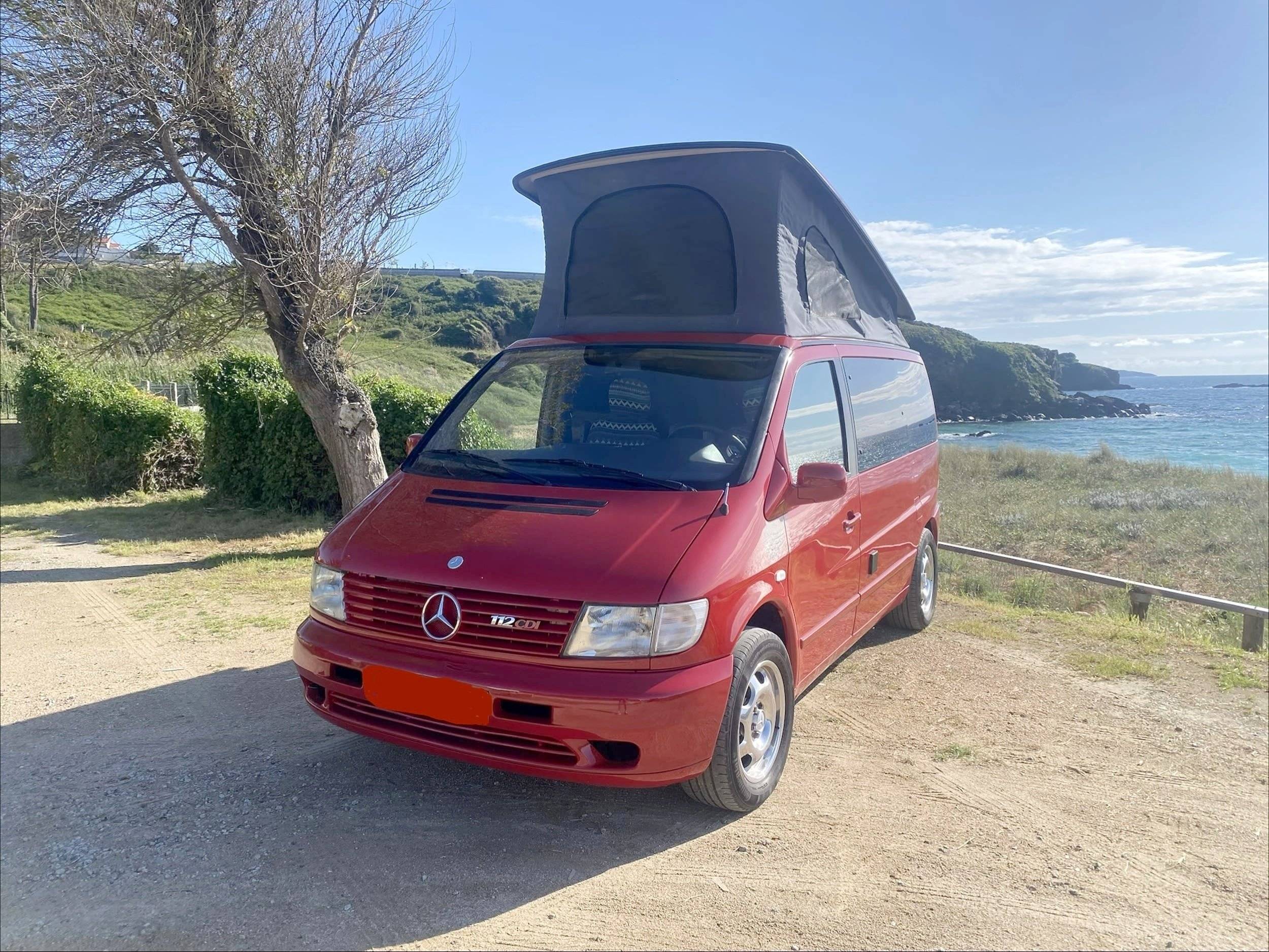 Vista del vehicle angle davanter Mercedes Vito 112 Marco Polo - Yescapa
