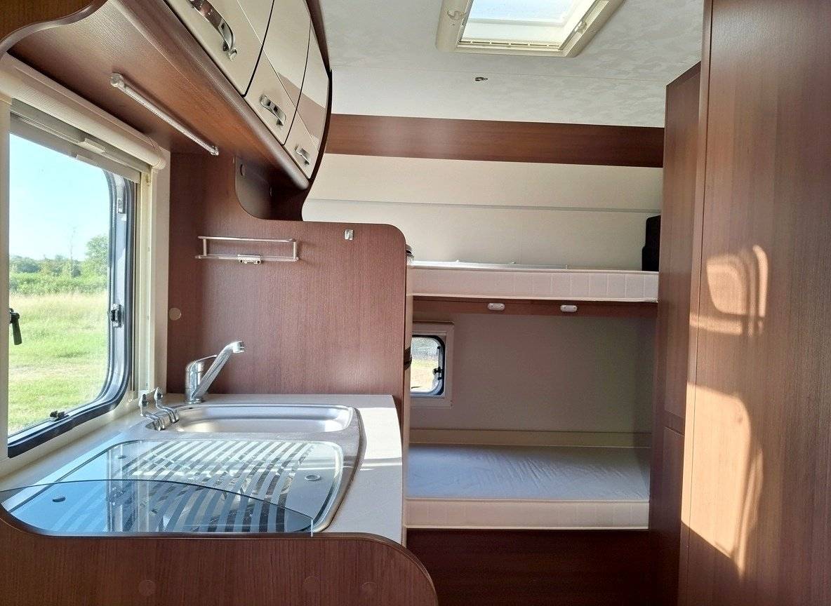 caravans international Elliot 40 