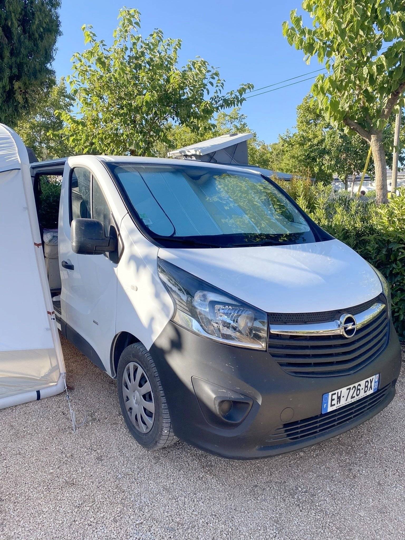 Opel Vivaro H1L2 1,6 l 120 ch