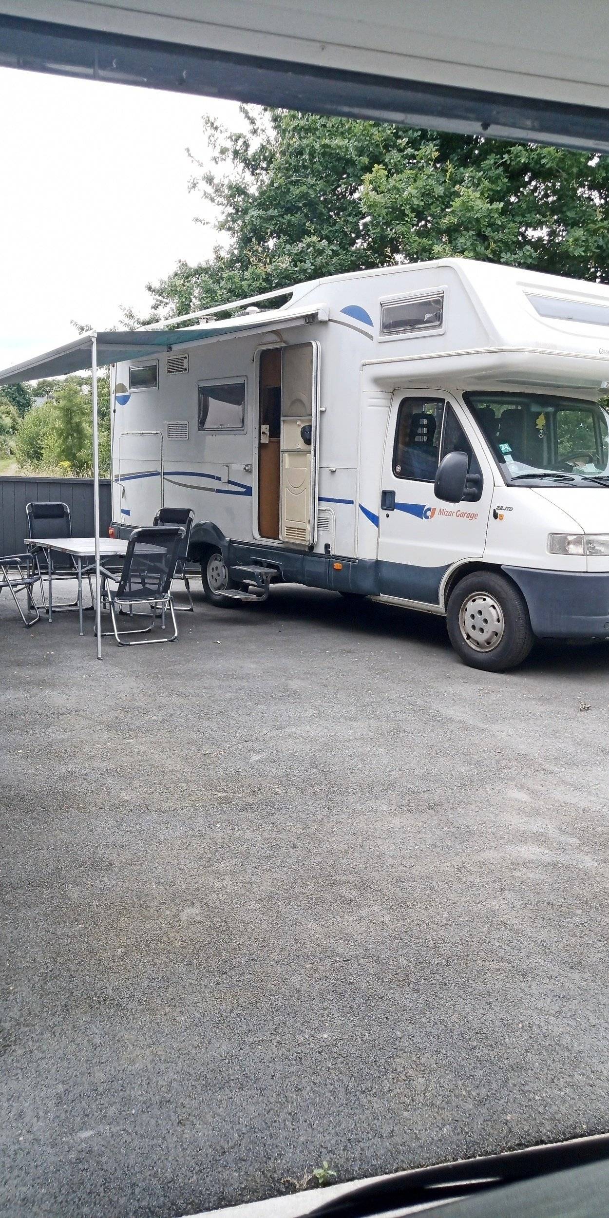 Vue avant de 3/4 Fiat Ducato 2.8 126ch - Yescapa