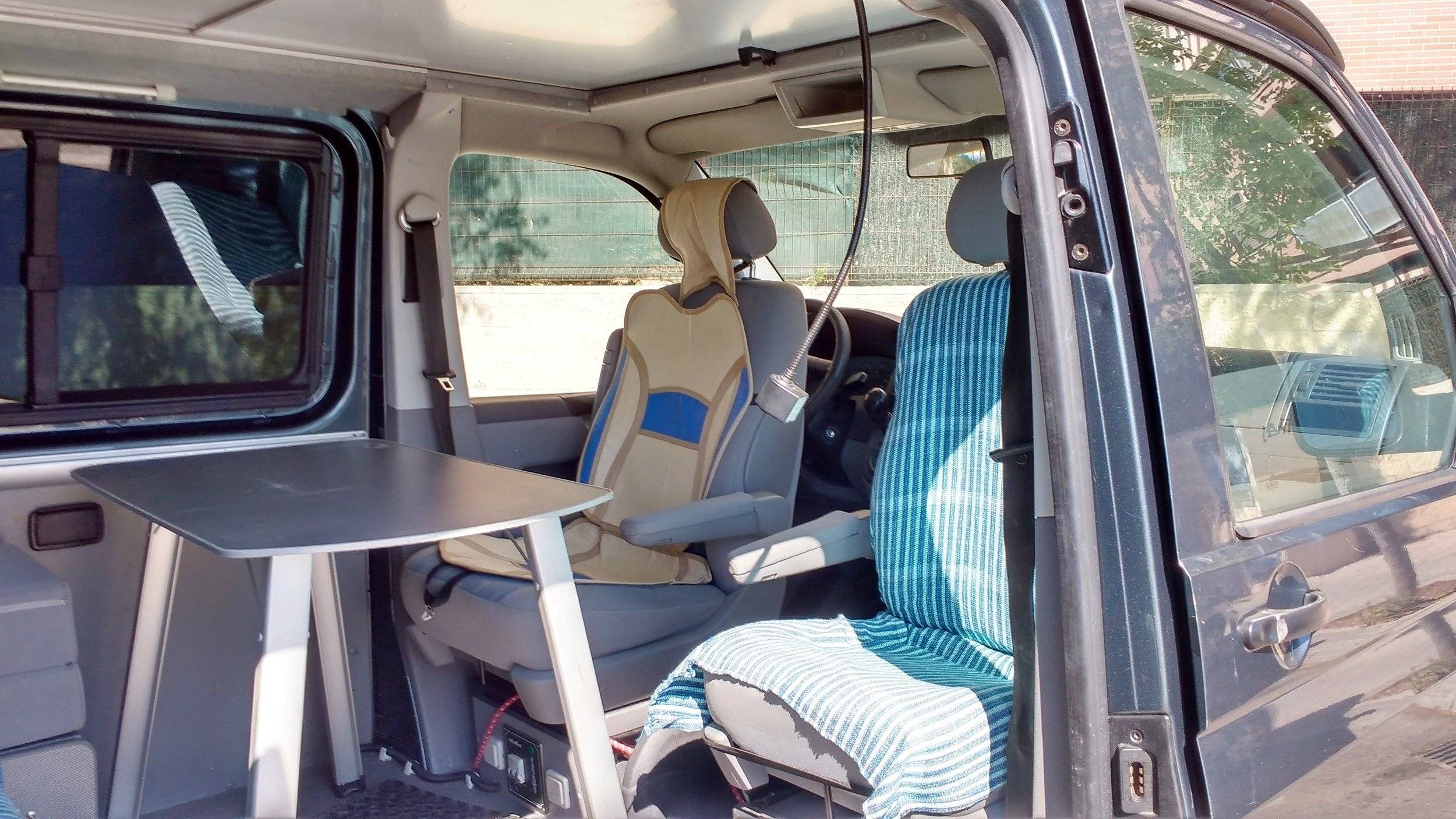 Coin repas Volkswagen Volkswagen T5 Multivan - Yescapa