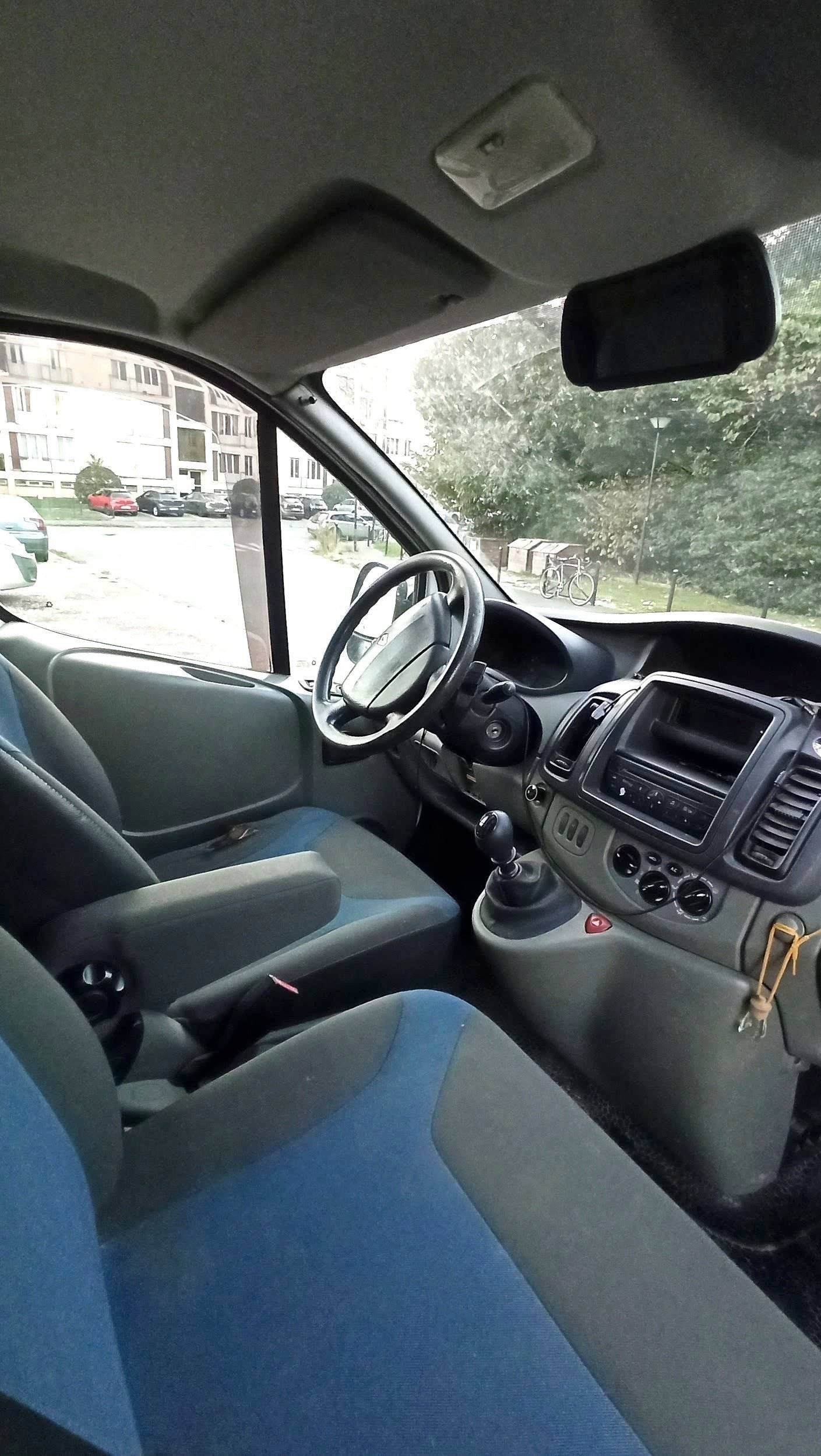 Driver's compartment Renault Trafic 1,6 l 115 ch - Yescapa