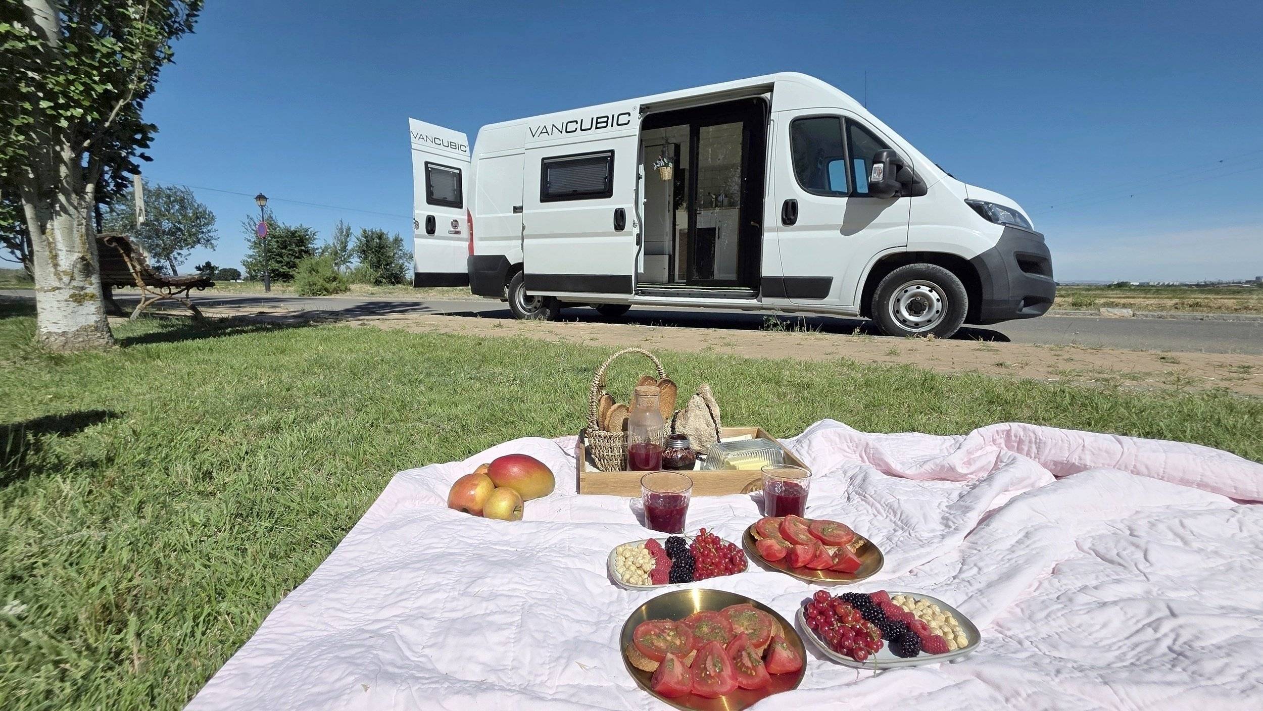 Vue avant de 3/4 Fiat Ducato - Yescapa