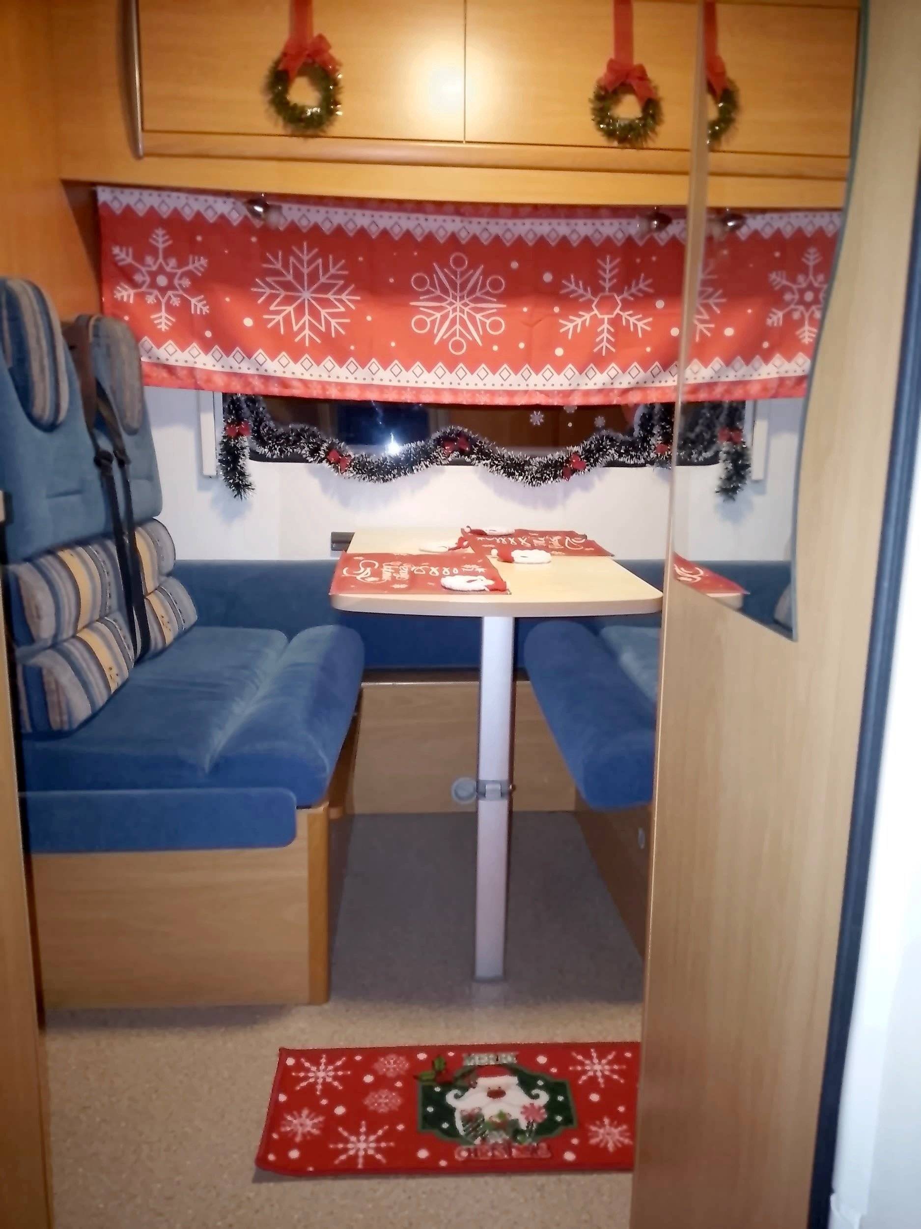 Genesis 33 FORD TRANSIT