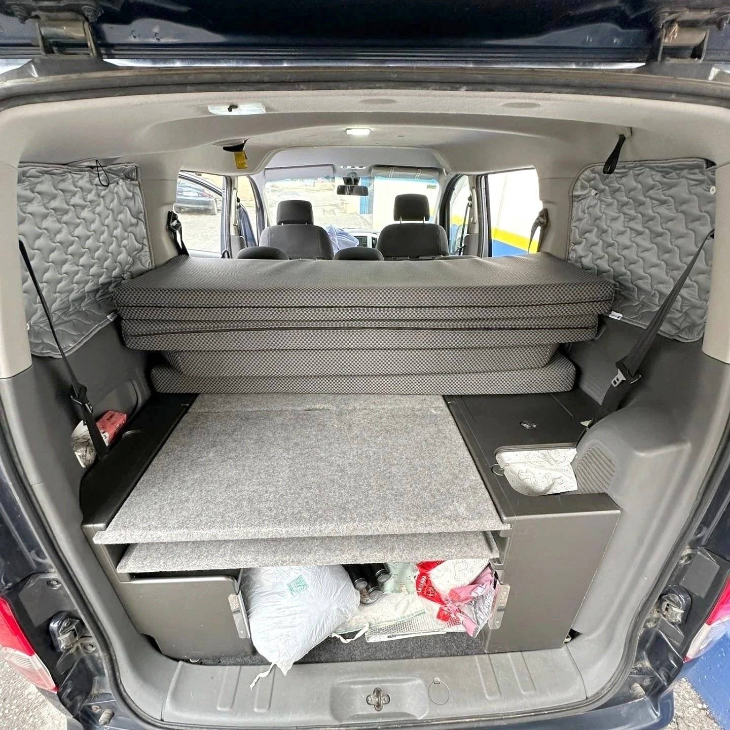 Coin repas Nissan Evalia NV200 - Yescapa