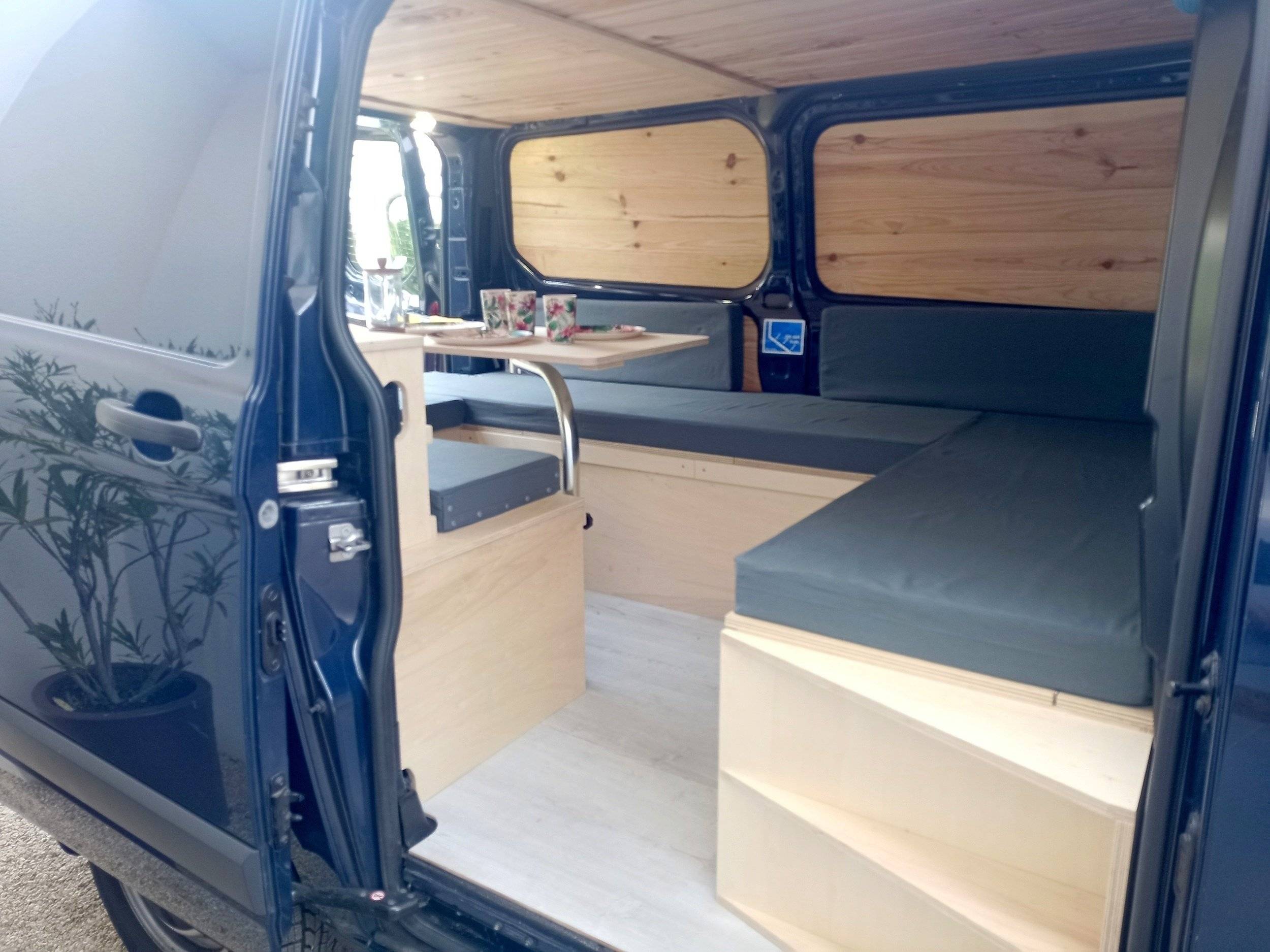 NOMAD AND CO TRANSIT CUSTOM