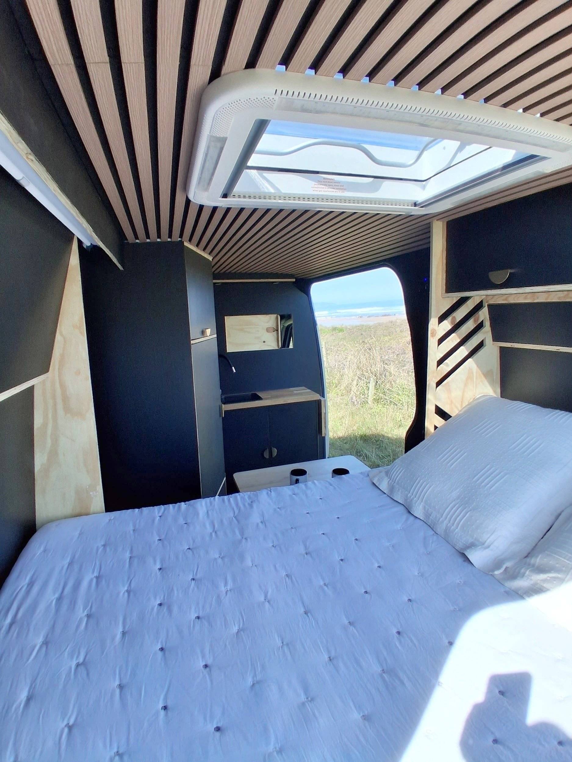 Schlafplätze Volkswagen Crafter 2,0 l 136 ch - Yescapa