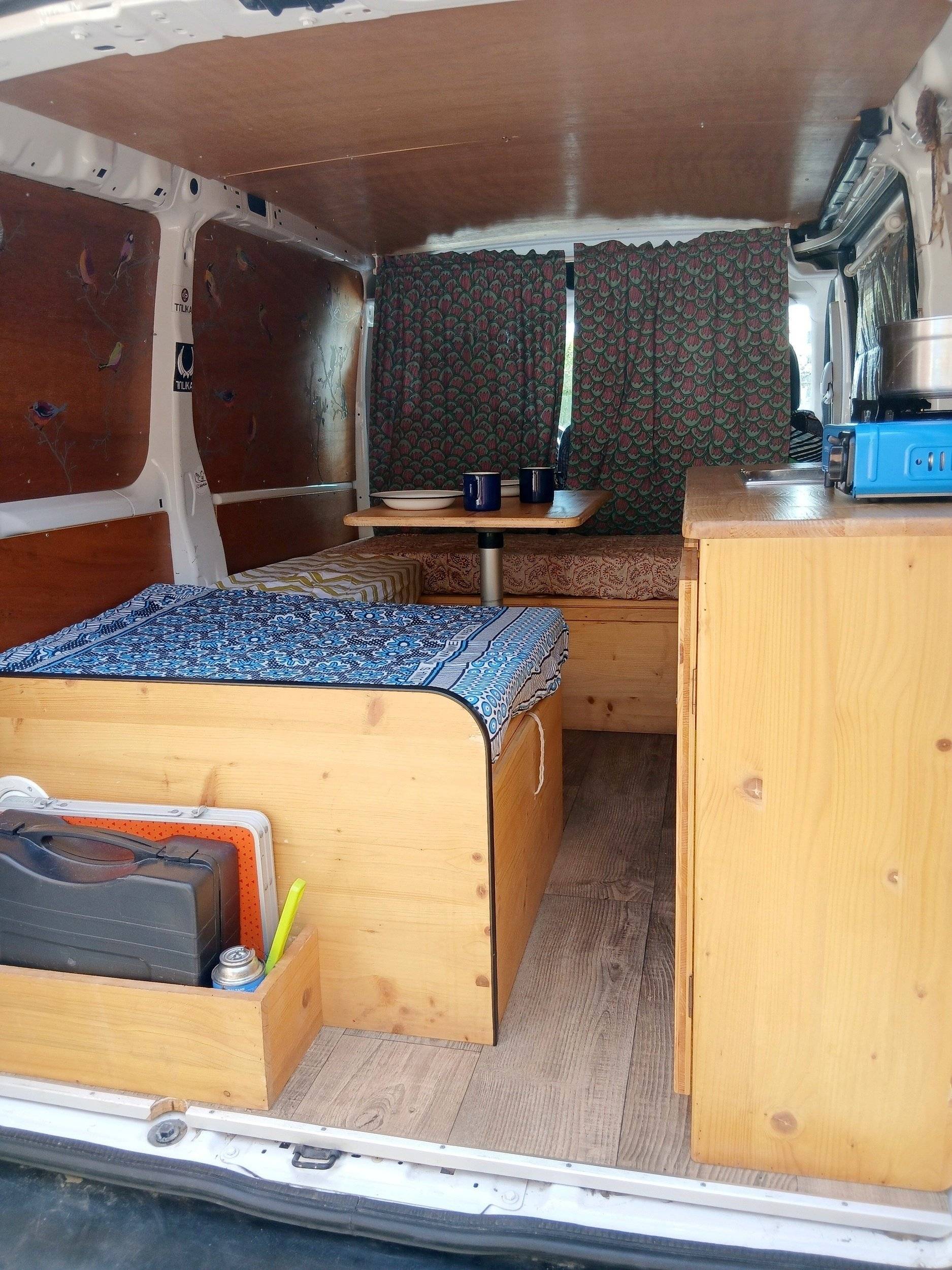 Dining Area Opel scudo - Yescapa