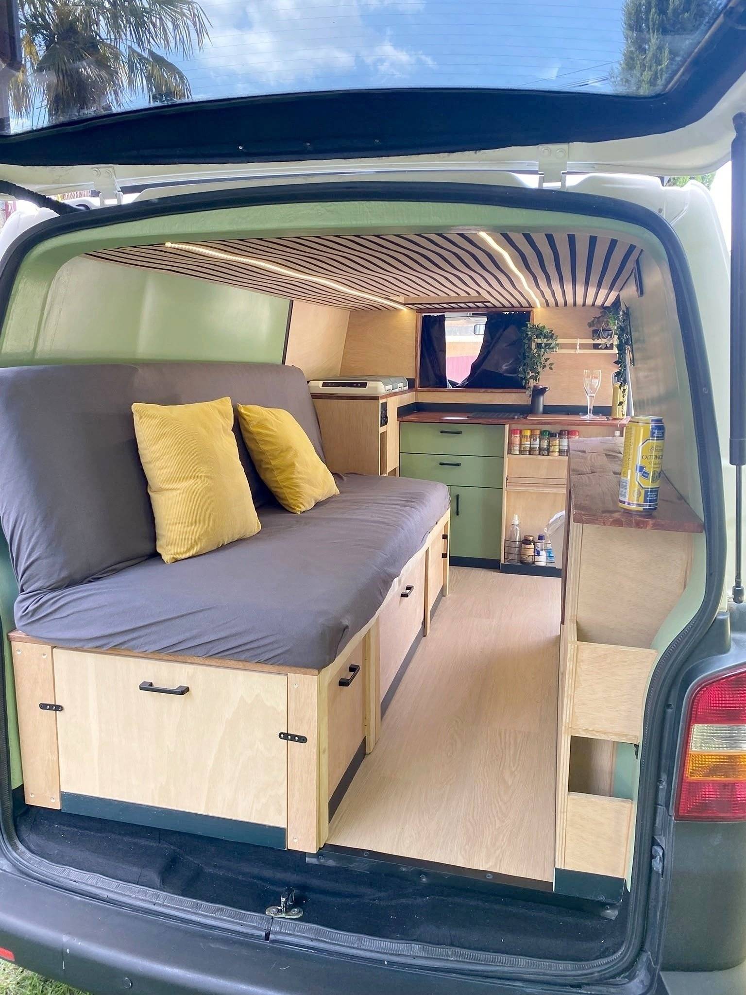 Essecke Volkswagen Transporter T5 - Yescapa
