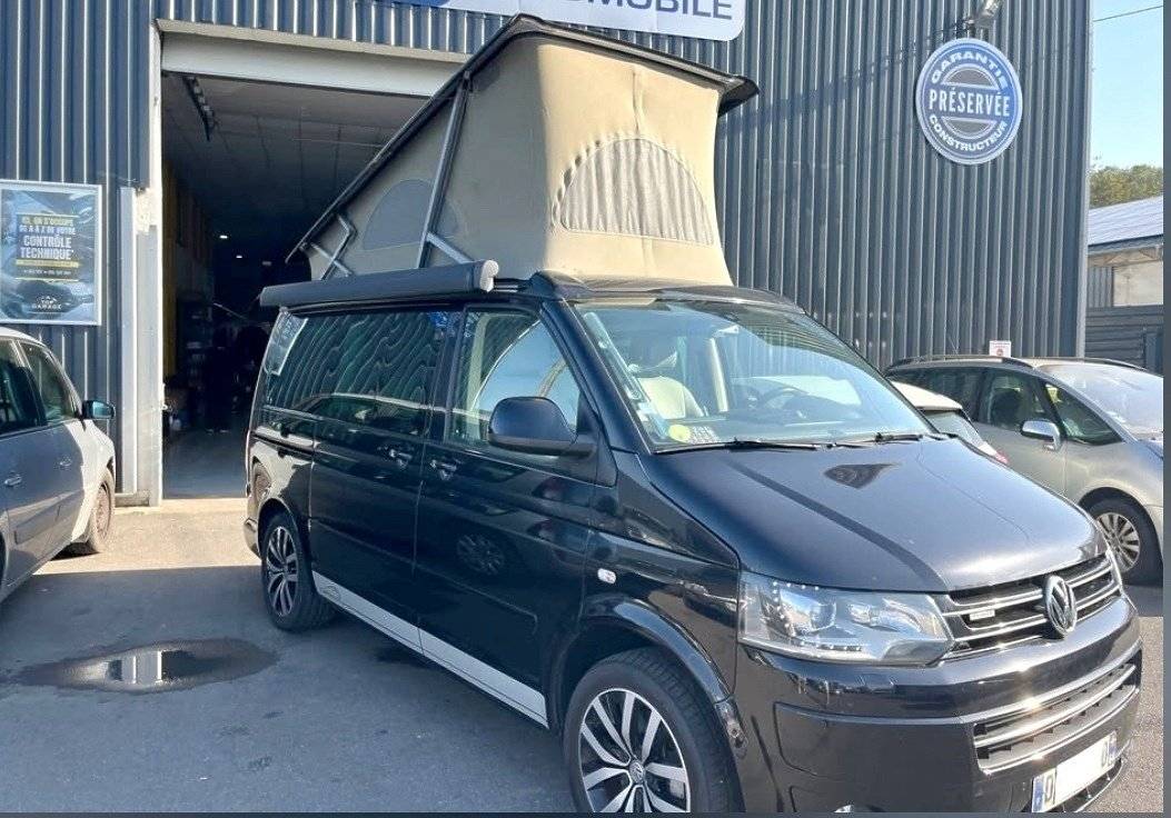 Front view from 3/4 Volkswagen - Yescapa