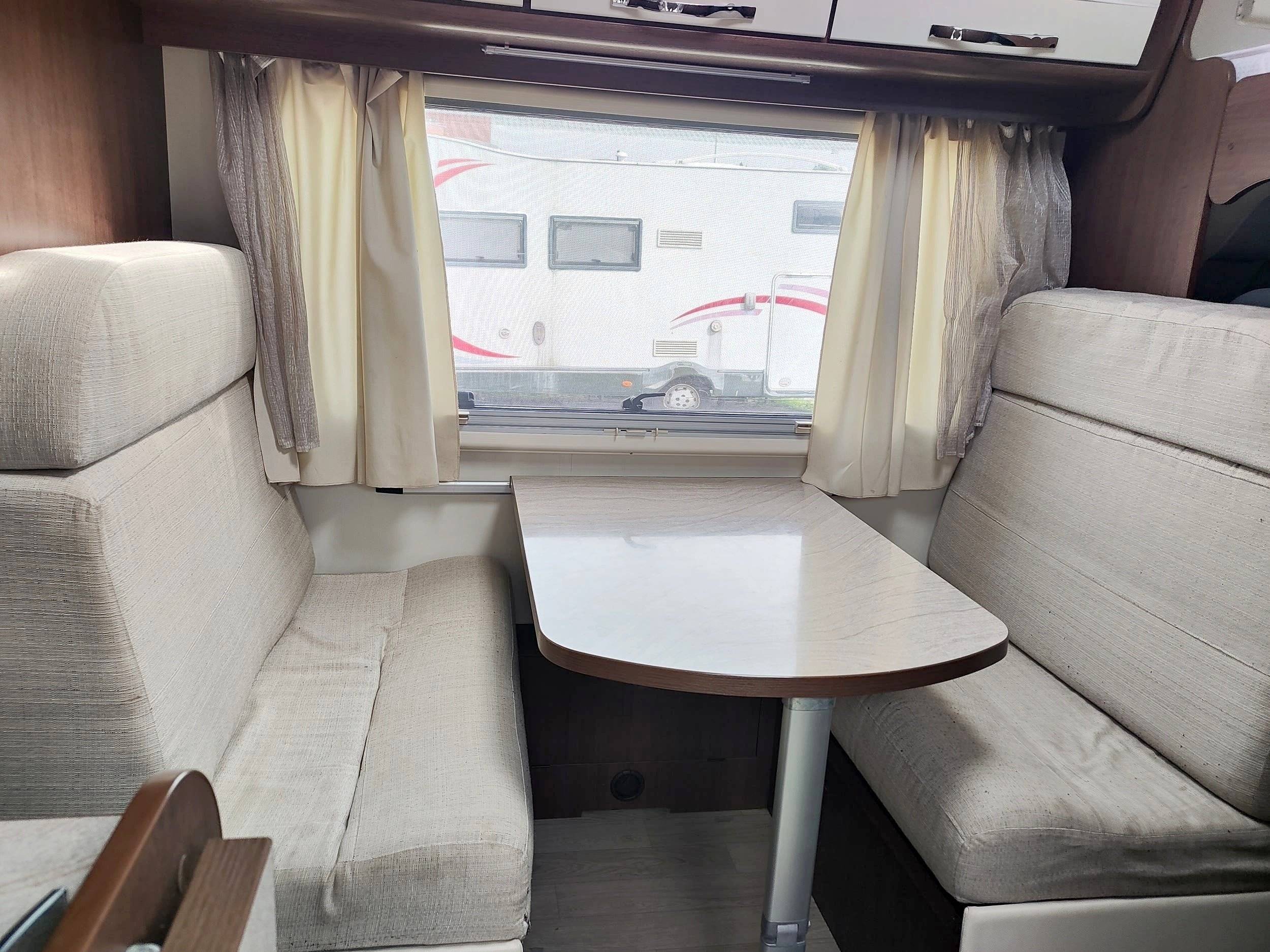 Dinette Fiat Ducato 2,3 130 ch - Yescapa
