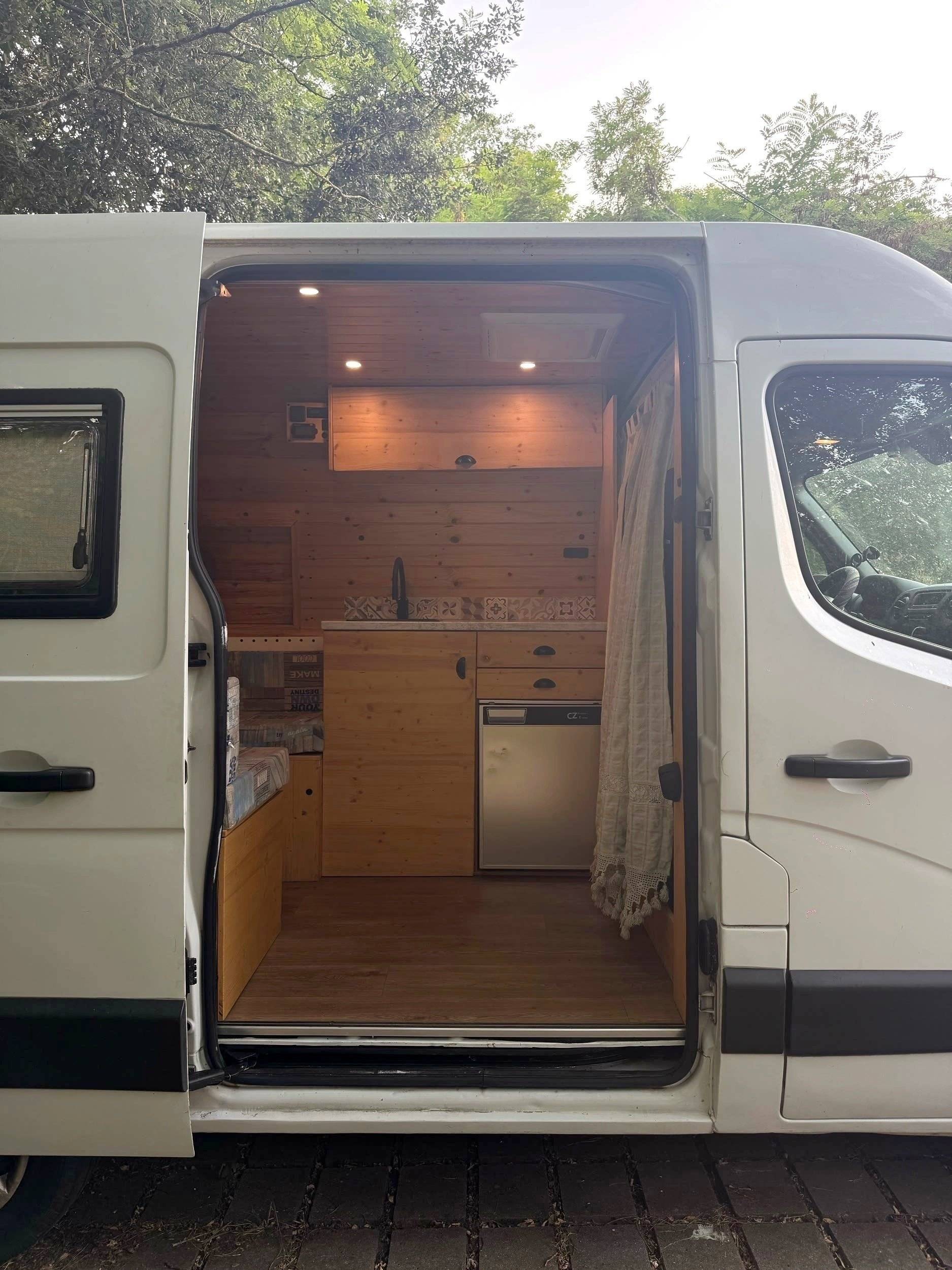 Nissan Nissan NV400