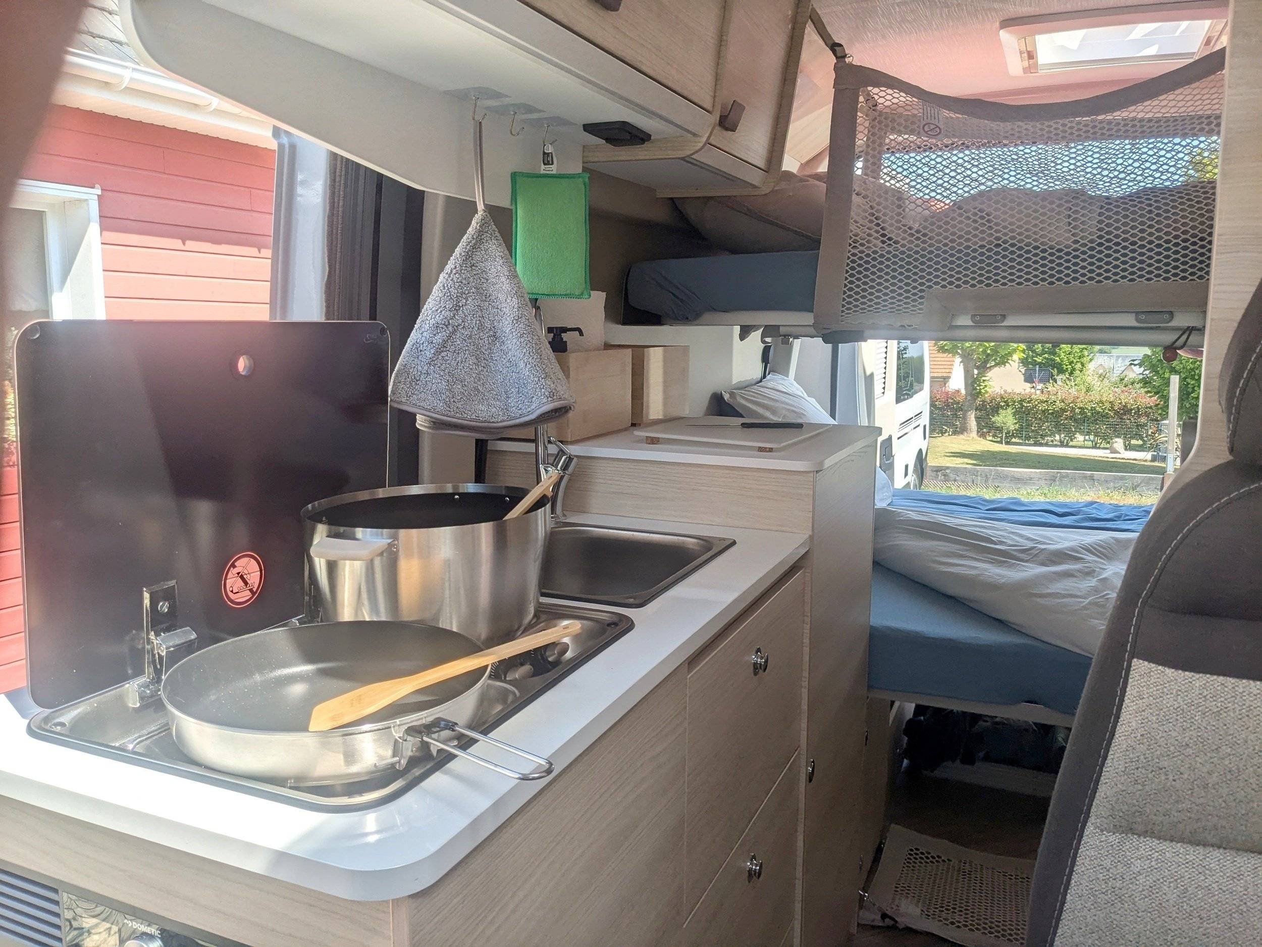 Kitchenette Fiat Ducato 2,2 l Multijet 130 ch. - Yescapa