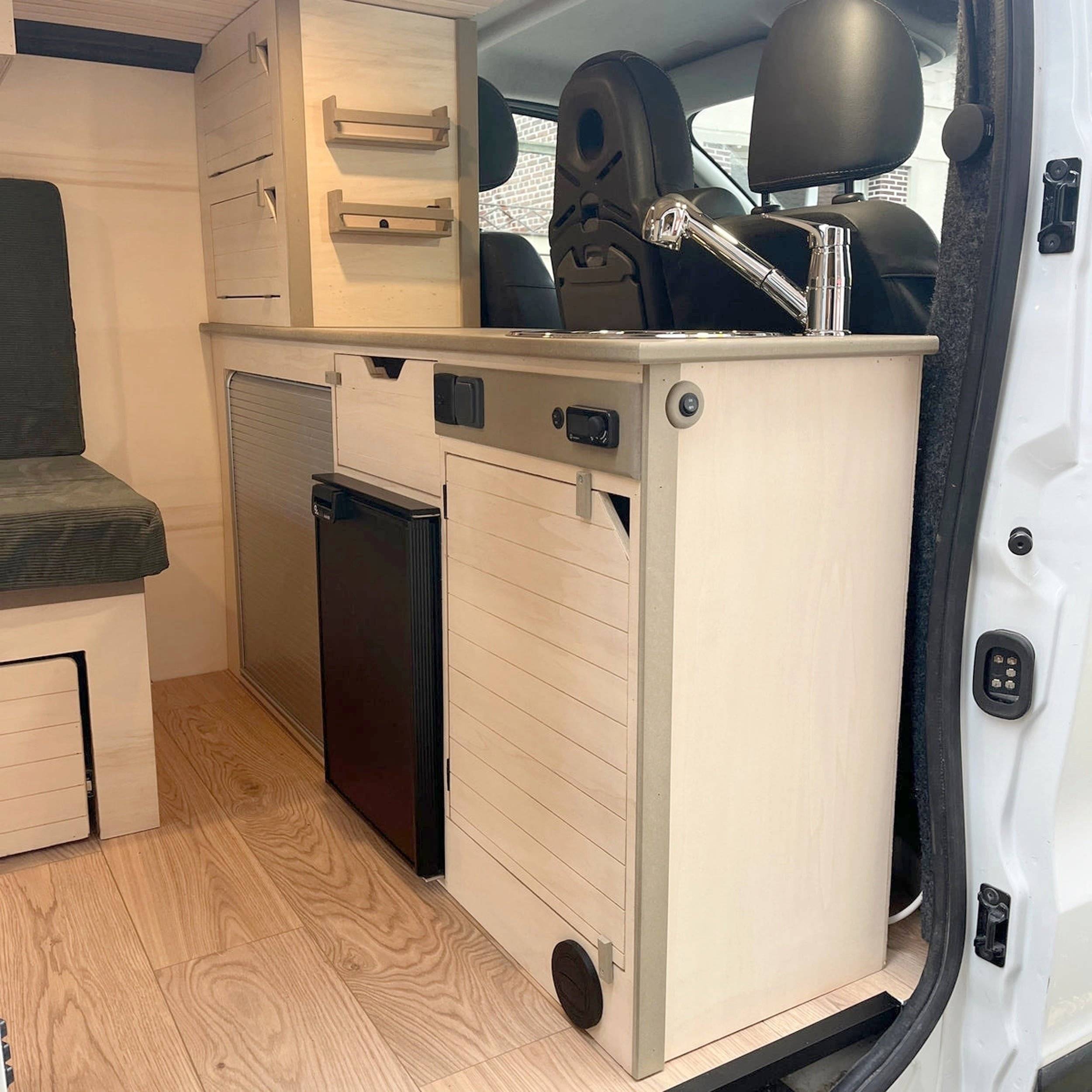 Schlafplätze Renault Trafic 2,0 l dCi 120 ch. - Yescapa