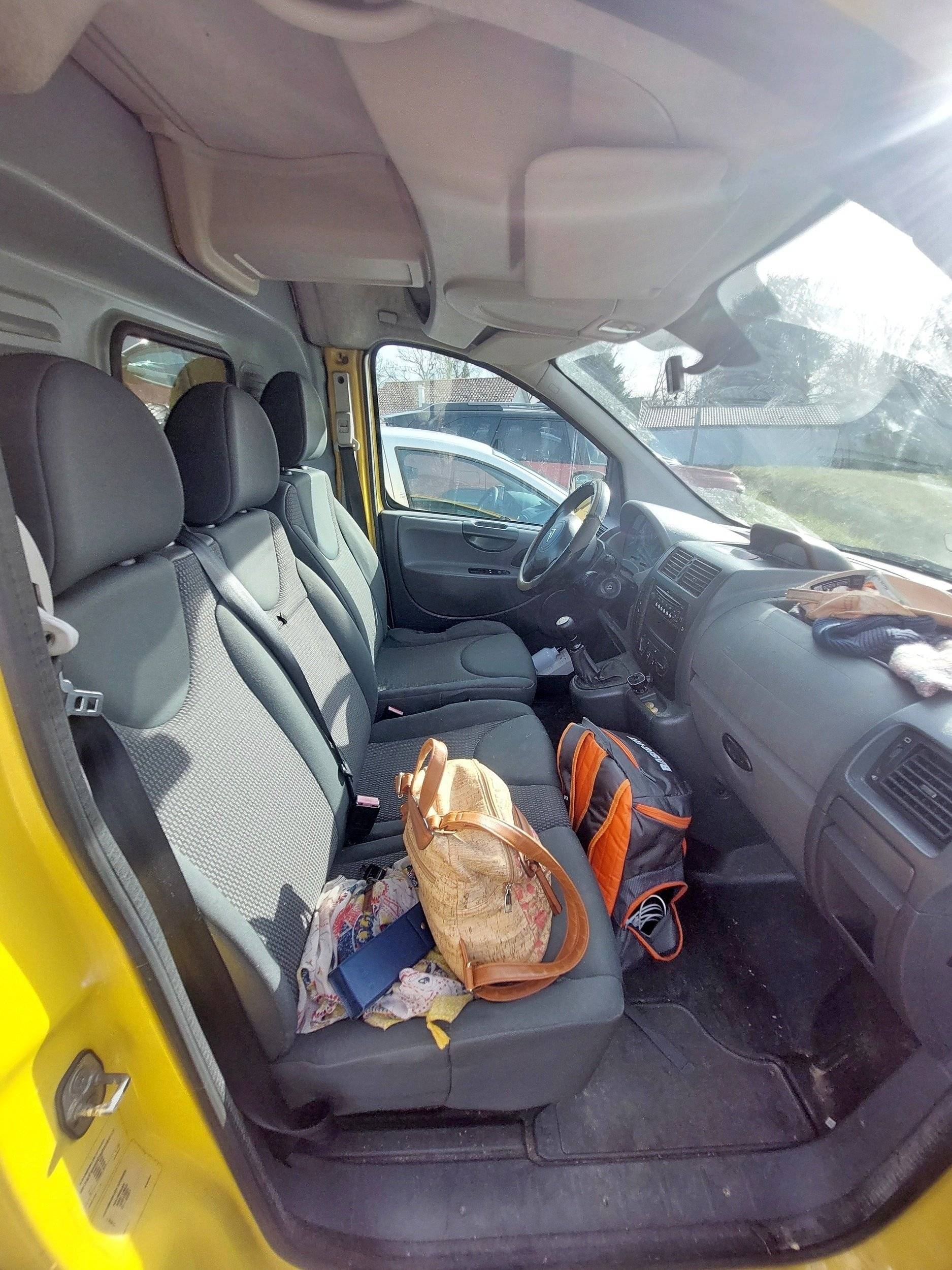 Puesto de conducción Citroën Jumpy 2,2 l 120 ch - Yescapa