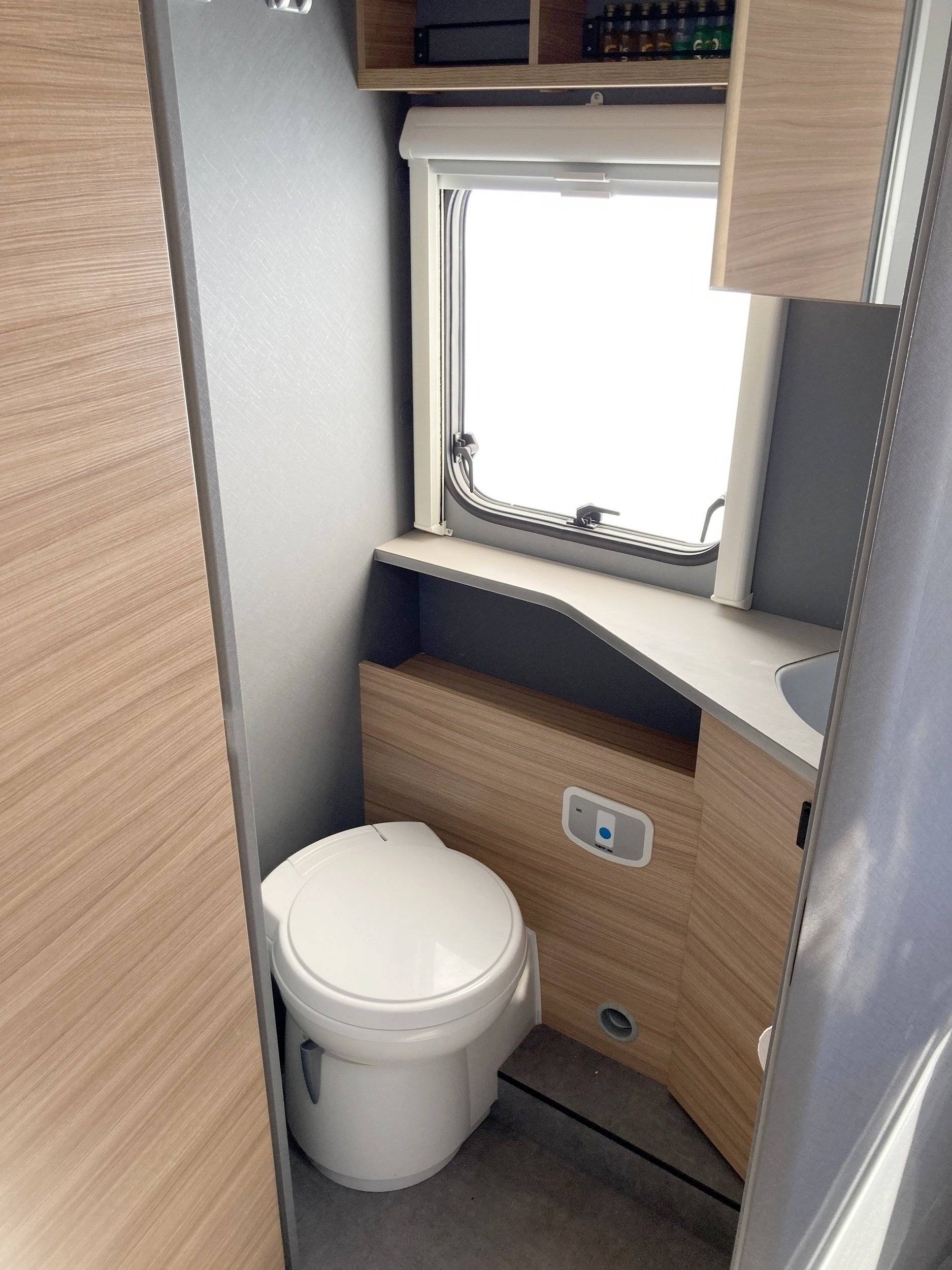 Dethleffs T 7052 DBM