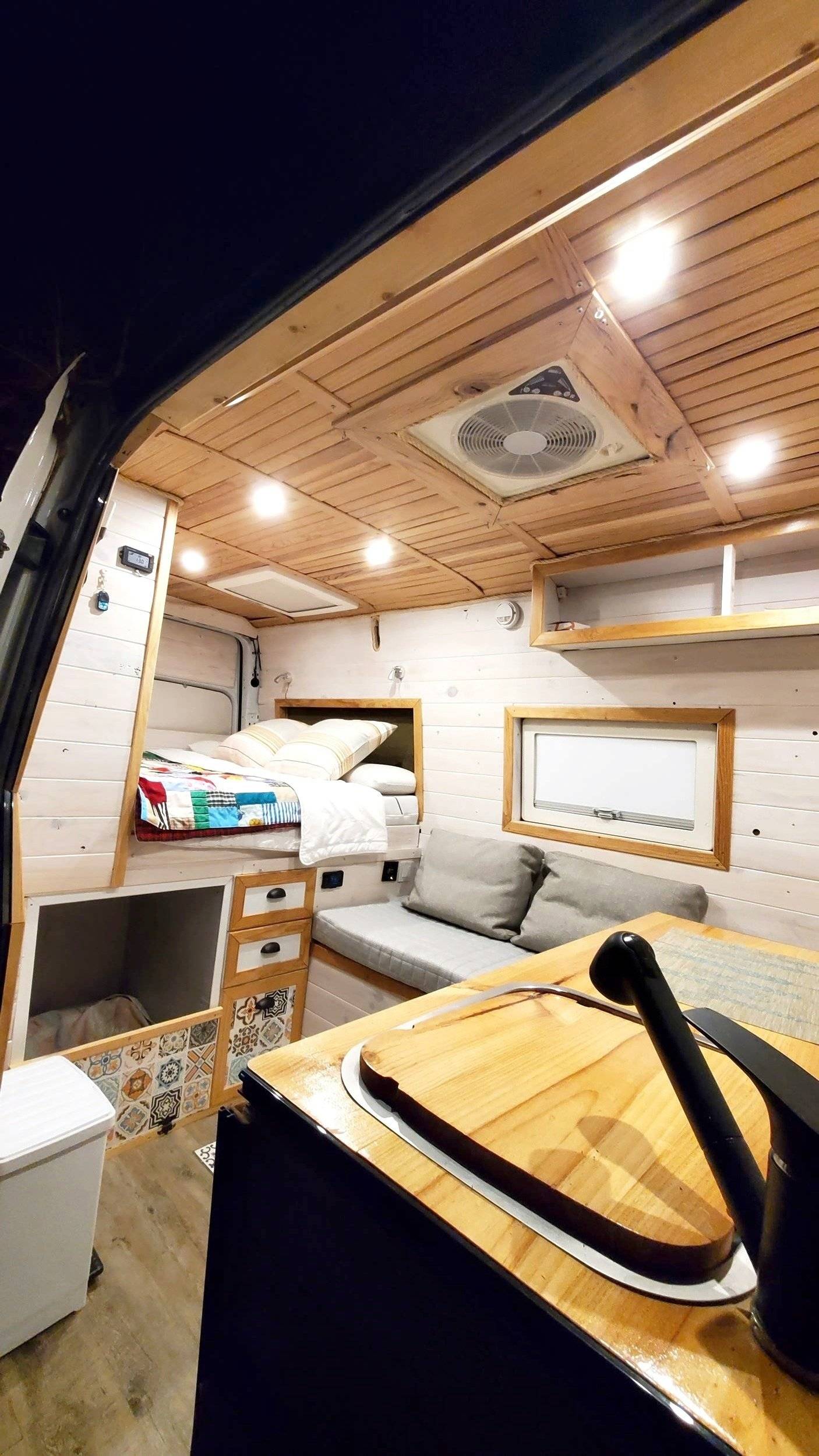 Berth Mercedes Sprinter 314 cdi - Yescapa