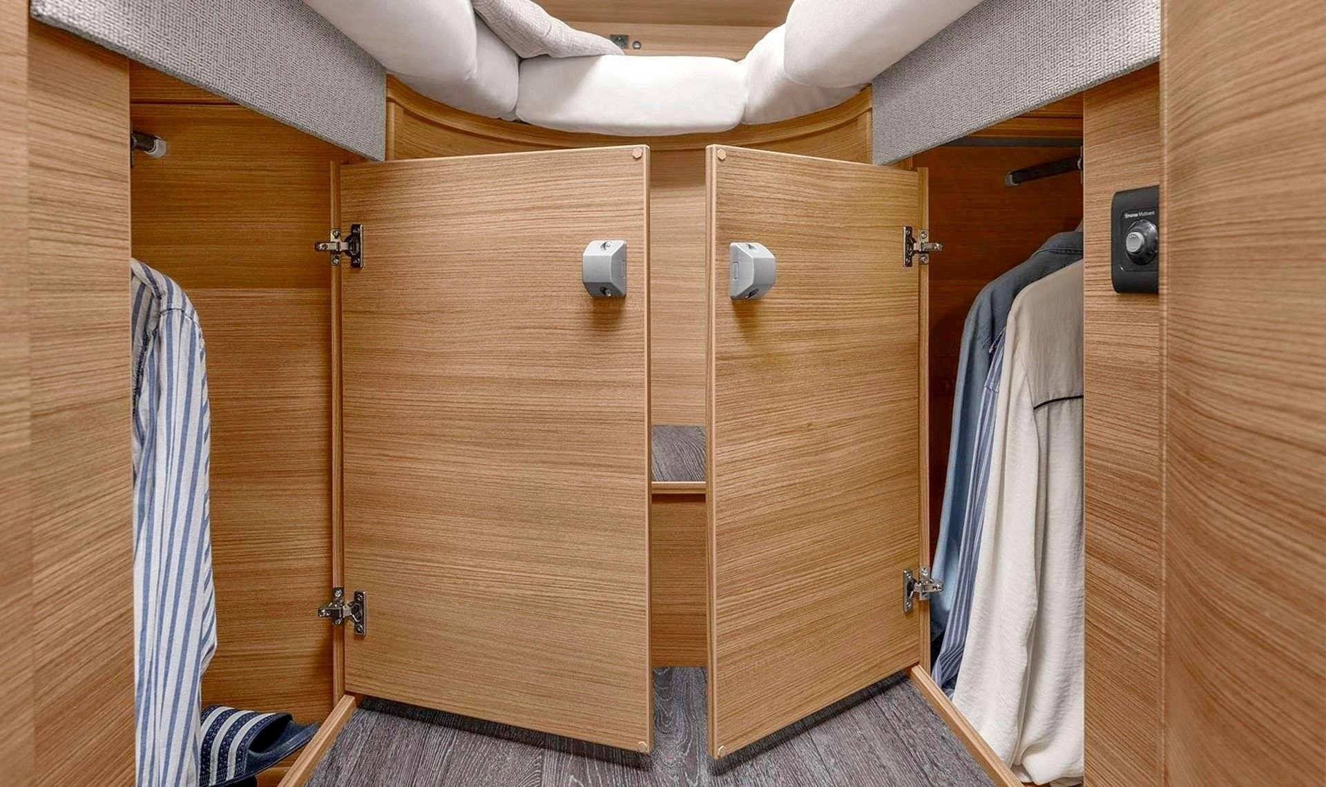 Teilintegriertes Wohnmobil