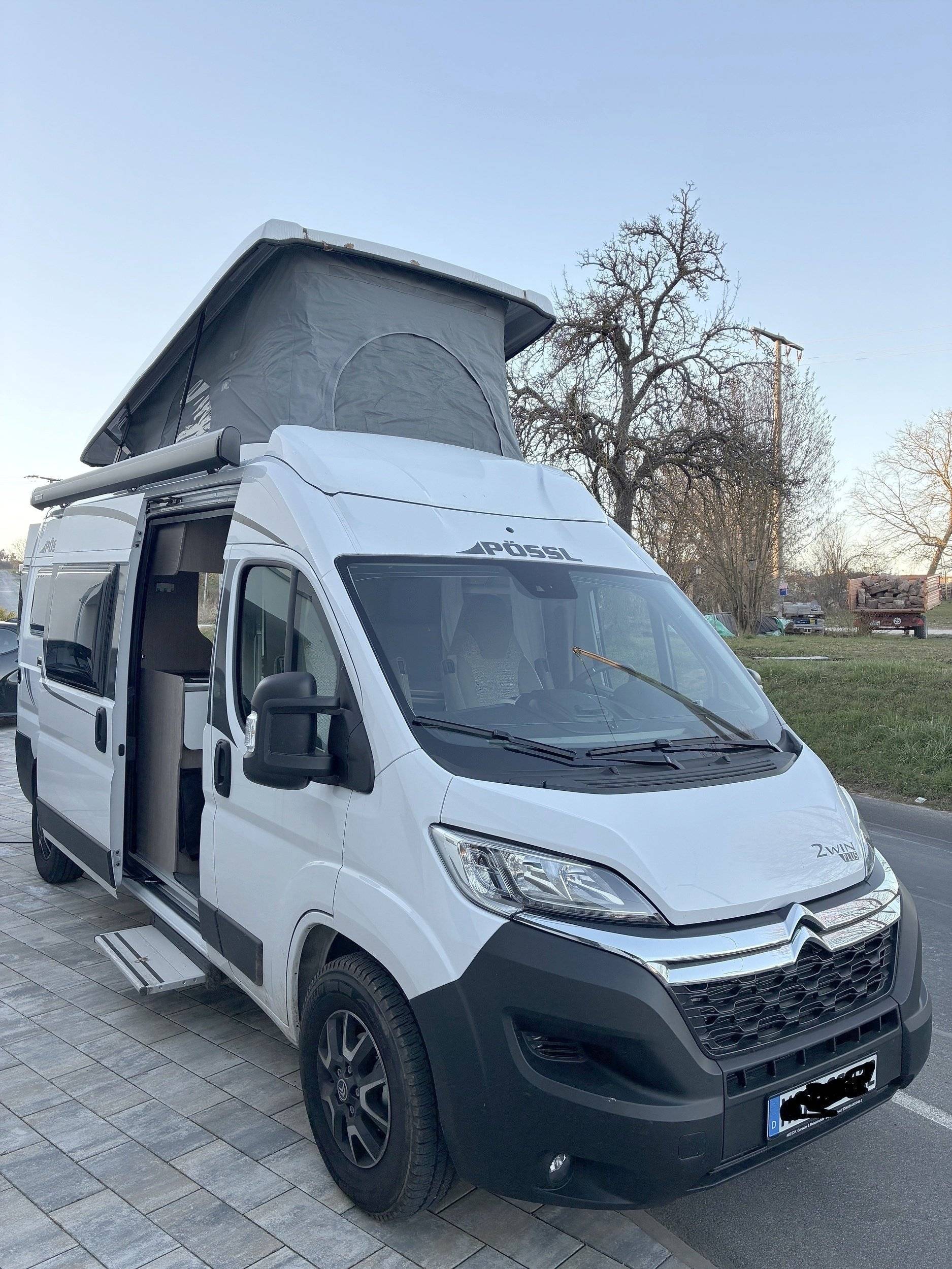 Front view from 3/4 Citroën - Yescapa