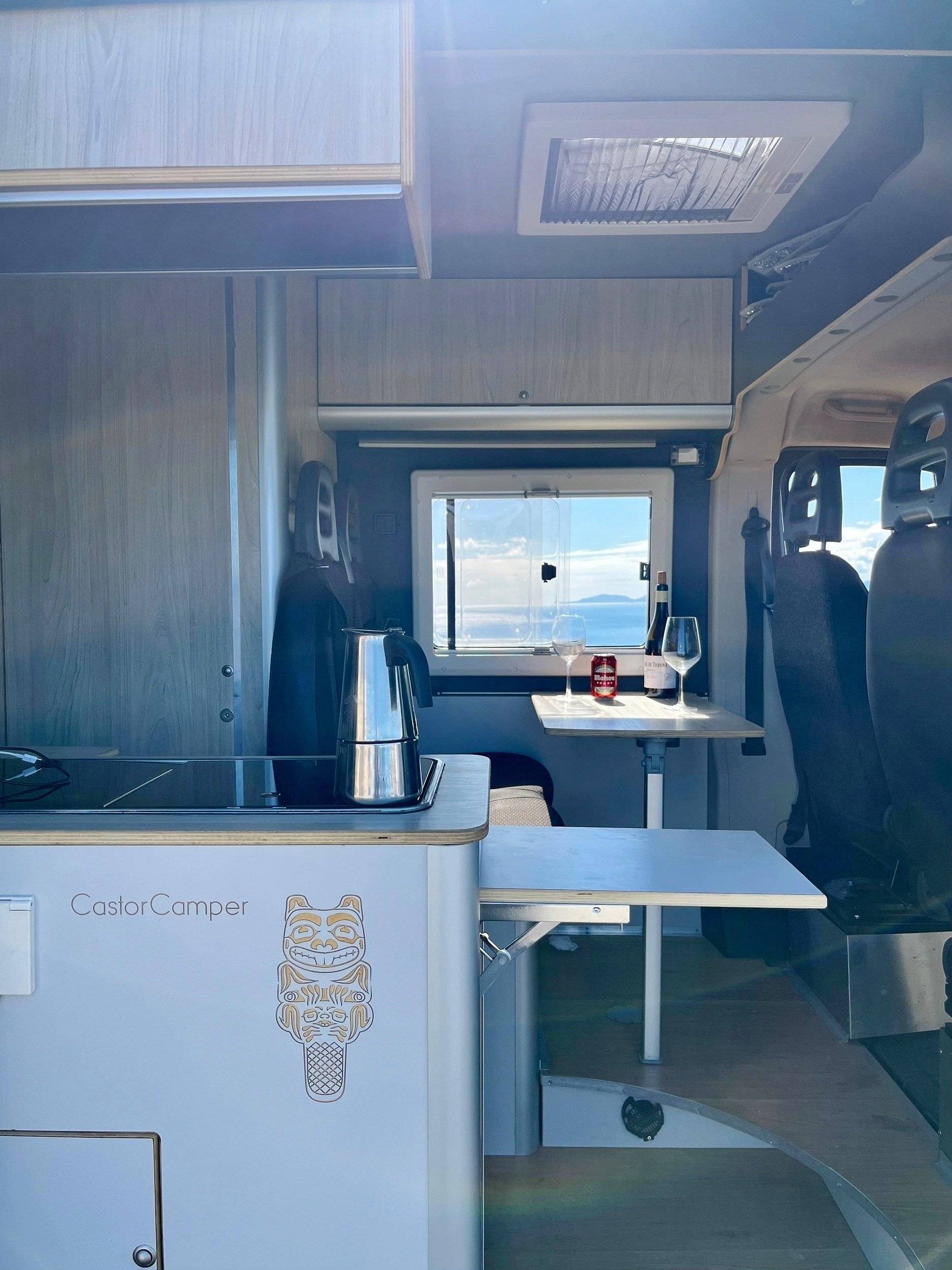 Área de jantar Citroën Jumper - Yescapa