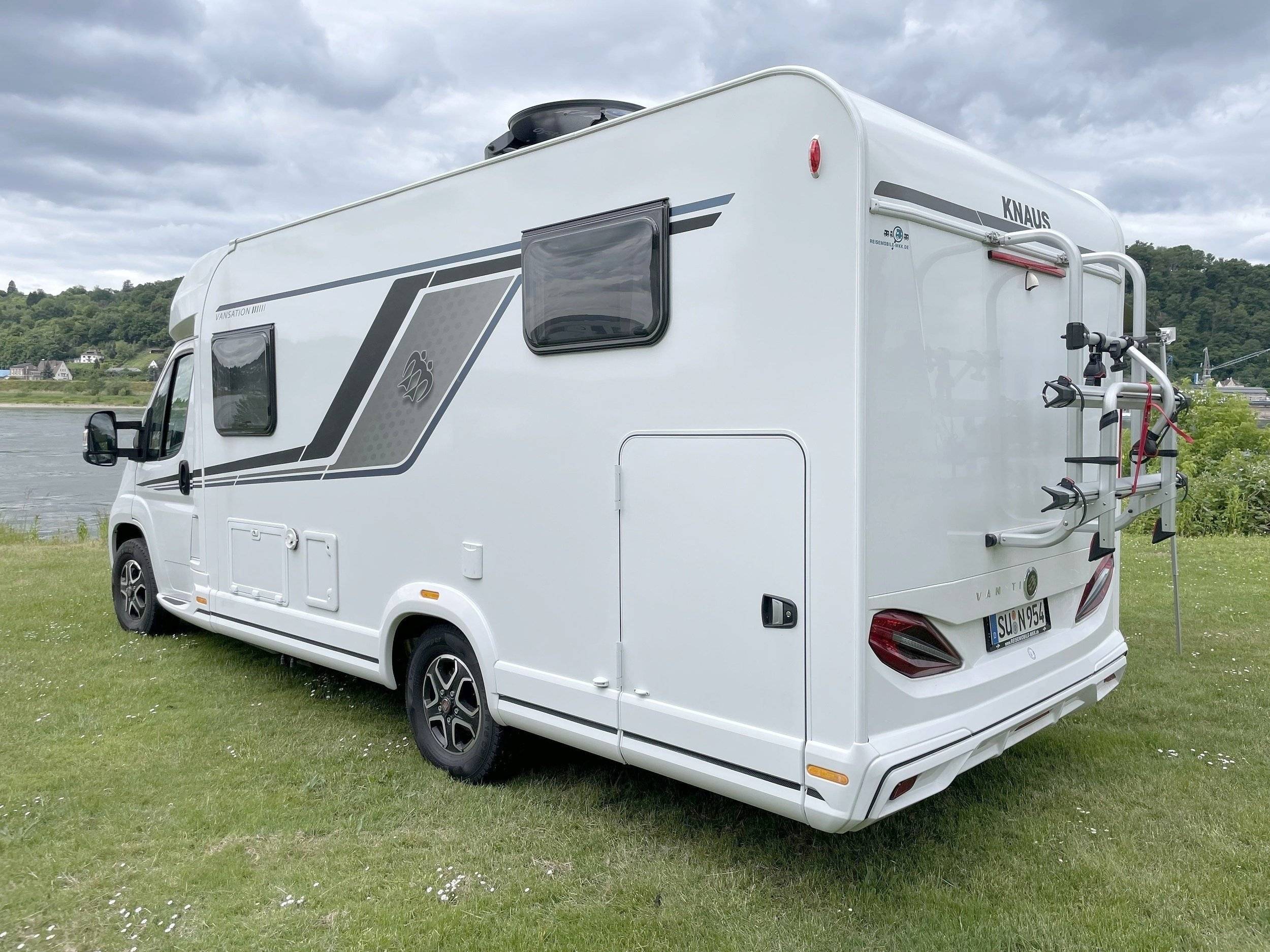 Teilintegriertes Wohnmobil