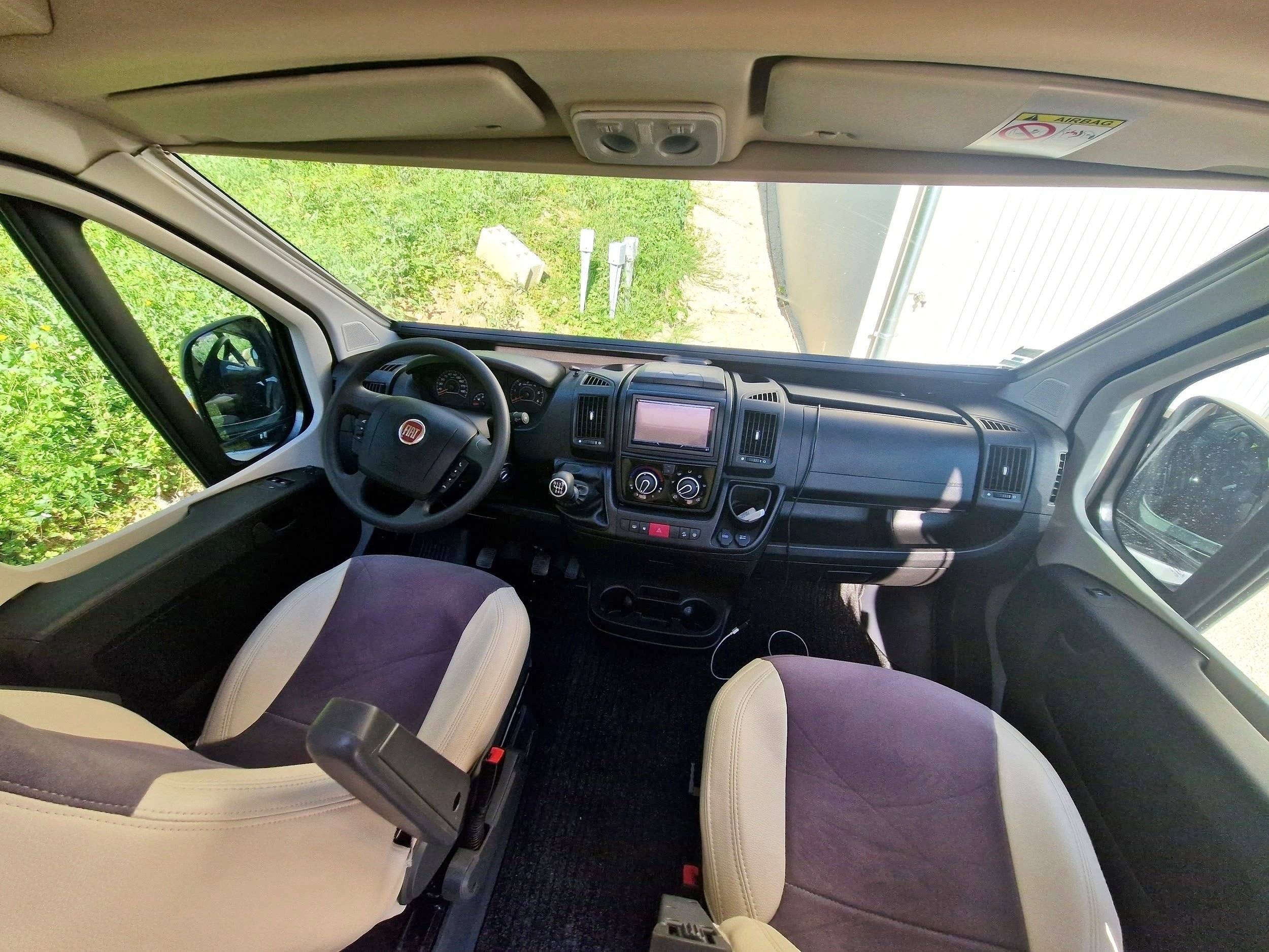 Challenger V210 road edition