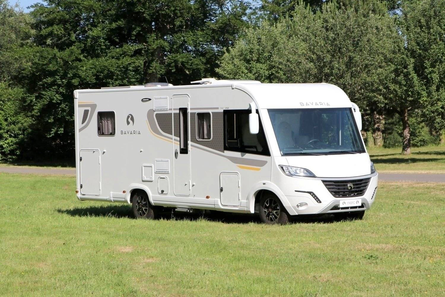 Vista de 3/4 Fiat Ducato 2,3 l 180 ch - Yescapa