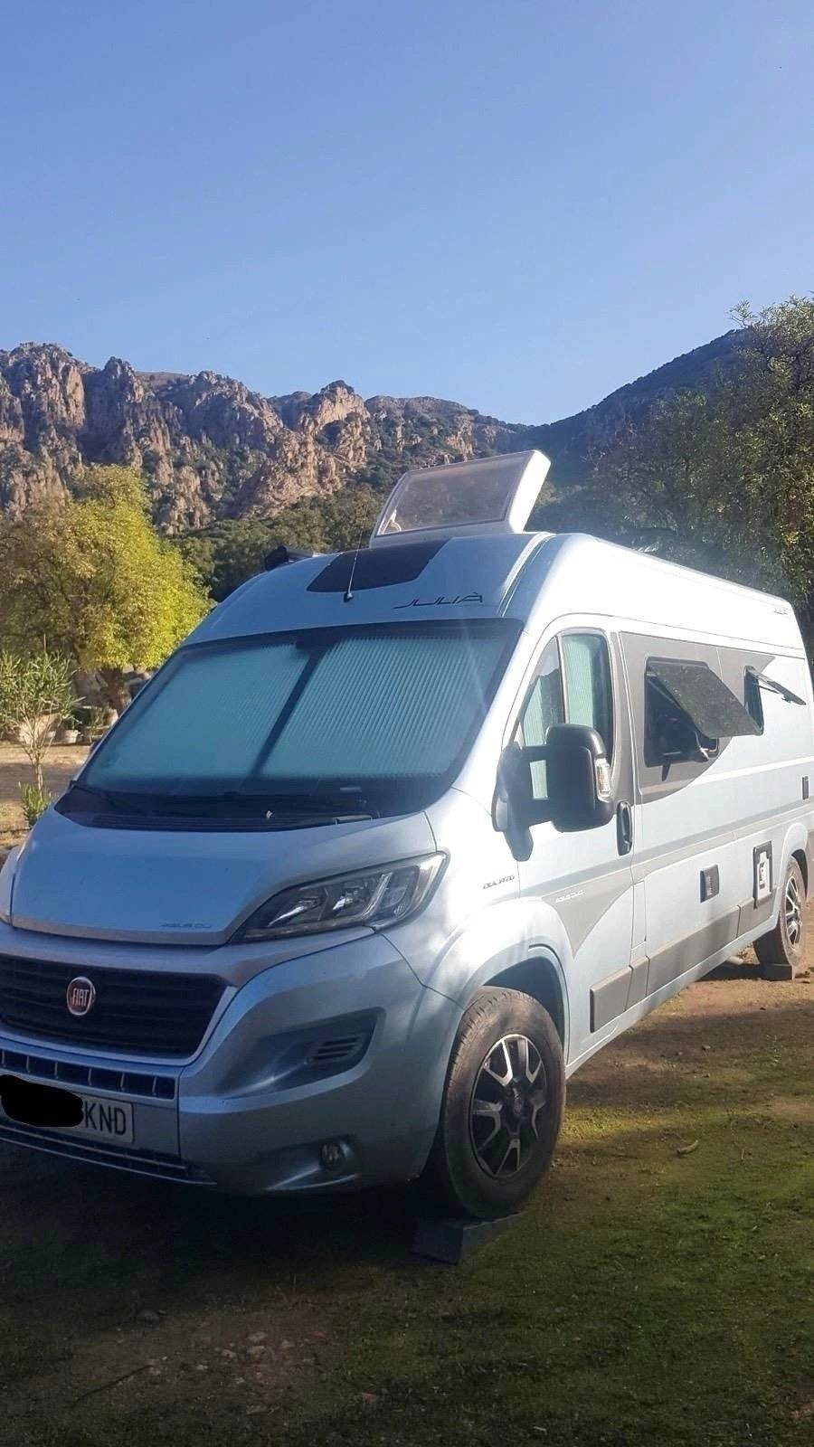 Juliá Camper Fiat 130 Caballos