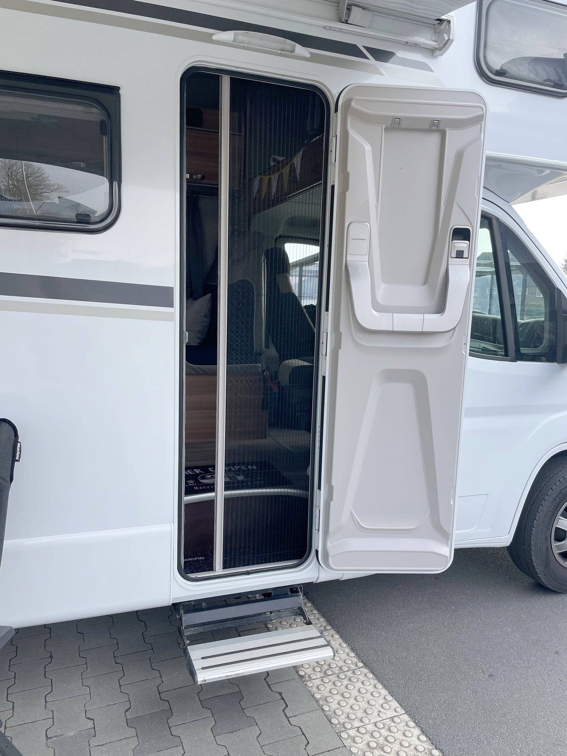 Weinsberg Carahome 700DG