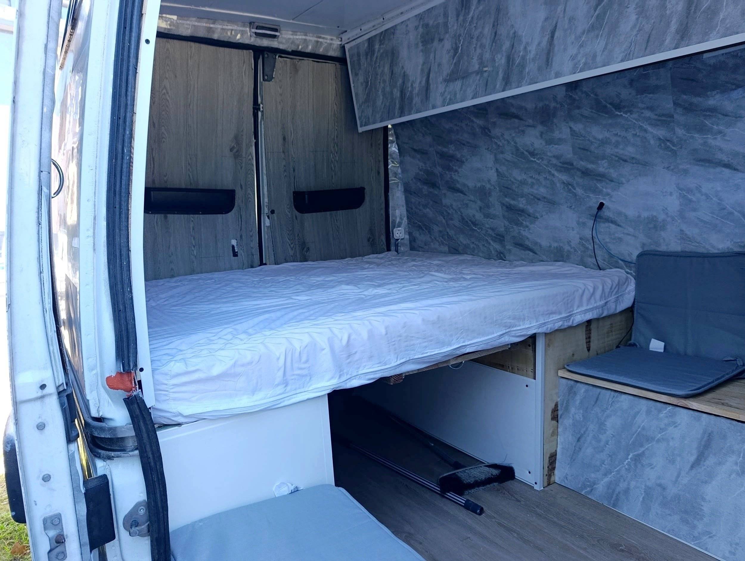 Berth Citroën Jumper 2,0 l 110 ch - Yescapa