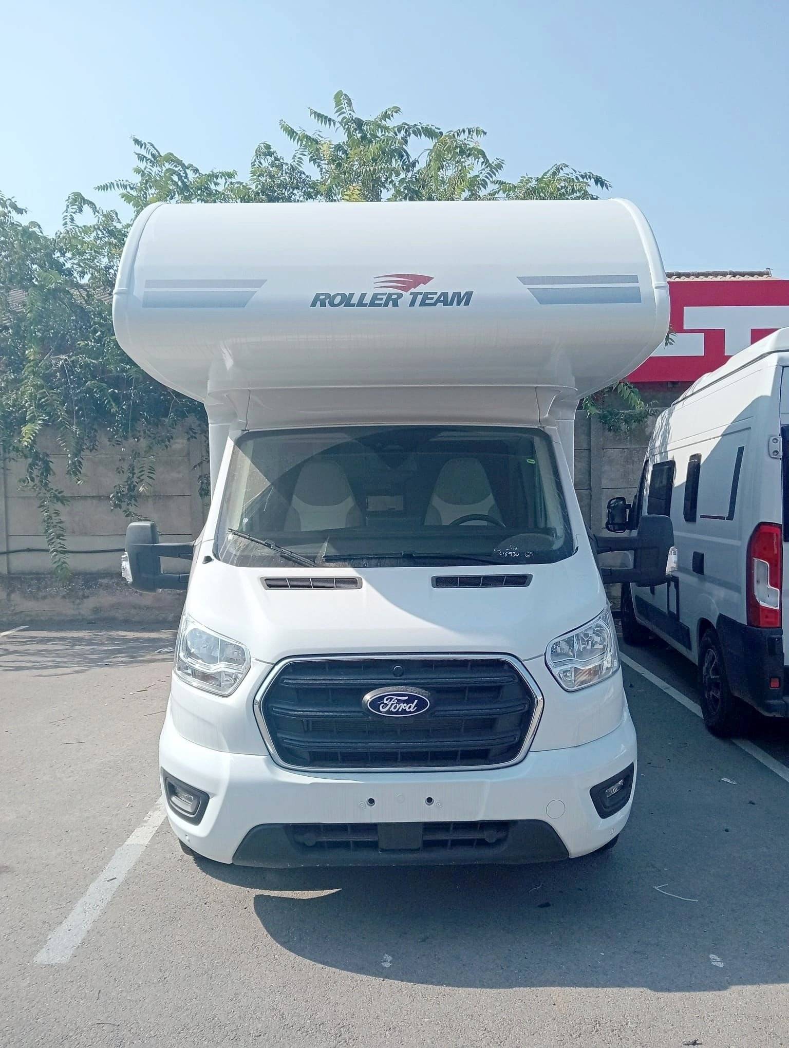 Fahrerbereich Ford - Yescapa