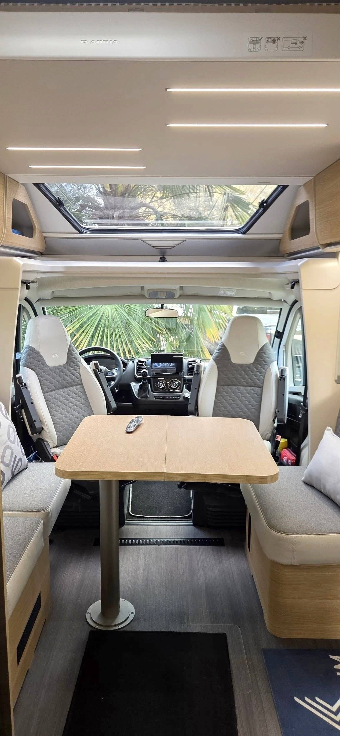 Comedor Fiat DUCATO 2.2 BAV - Yescapa