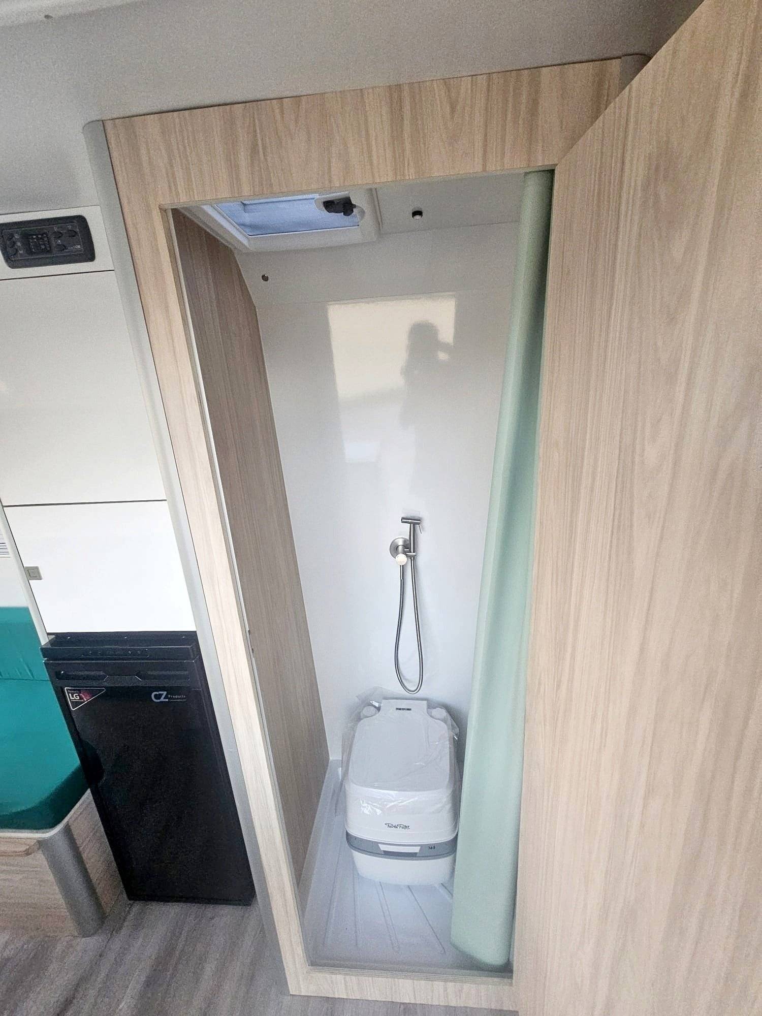 Adria 2,0 l 140 ch