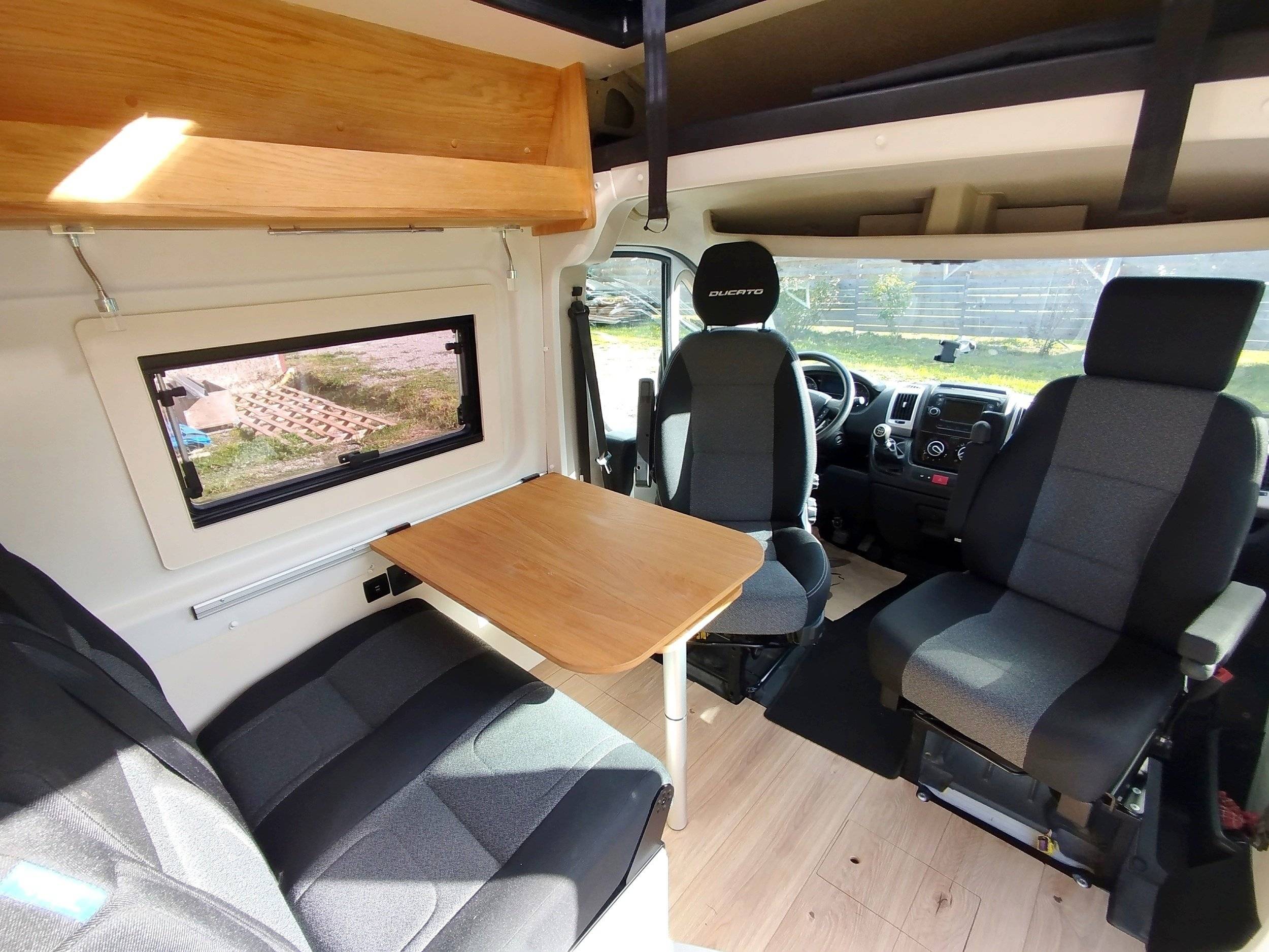 Menjador Fiat Ducato 2,3 130 ch - Yescapa