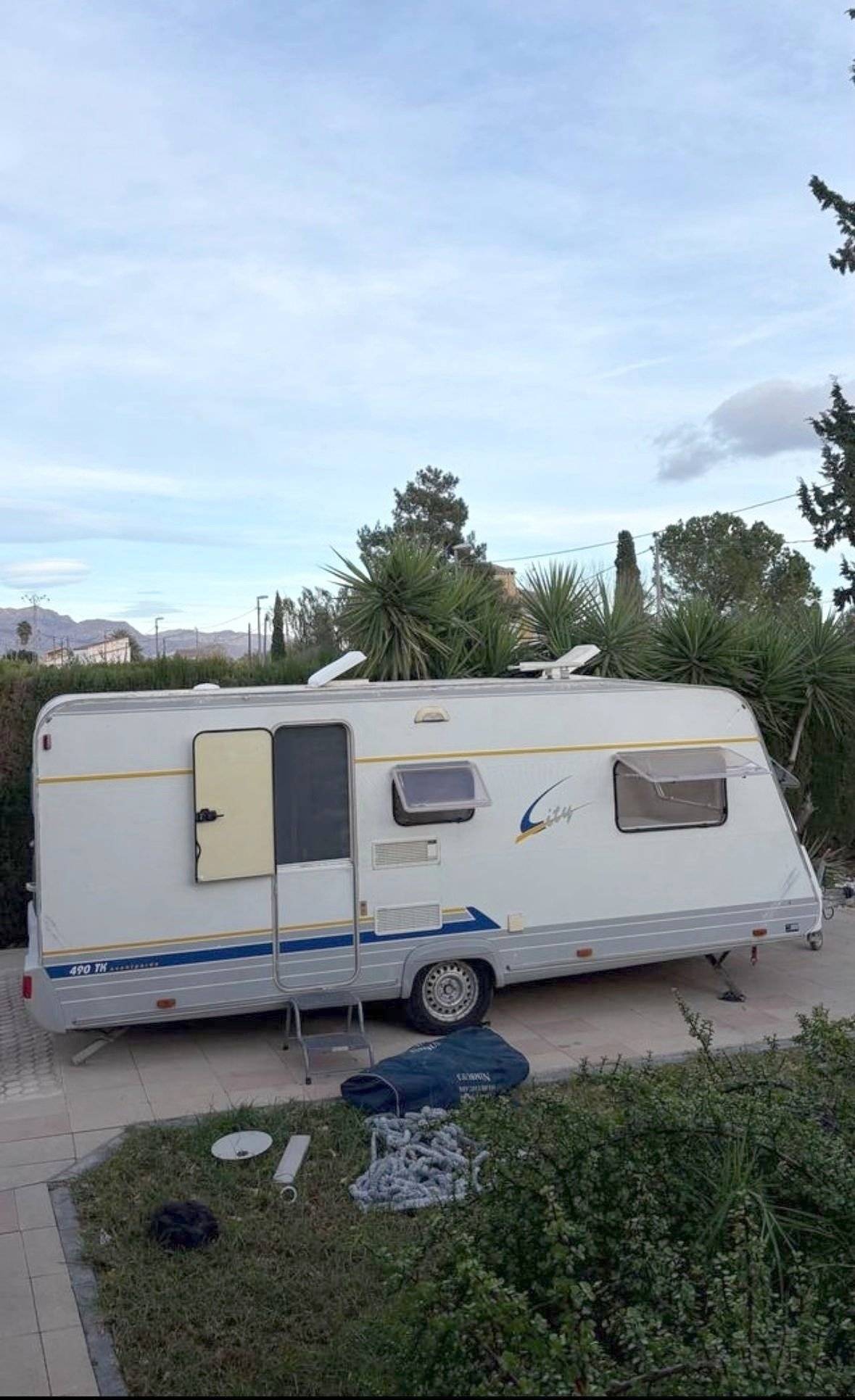 Vista del vehicle angle davanter  - Yescapa