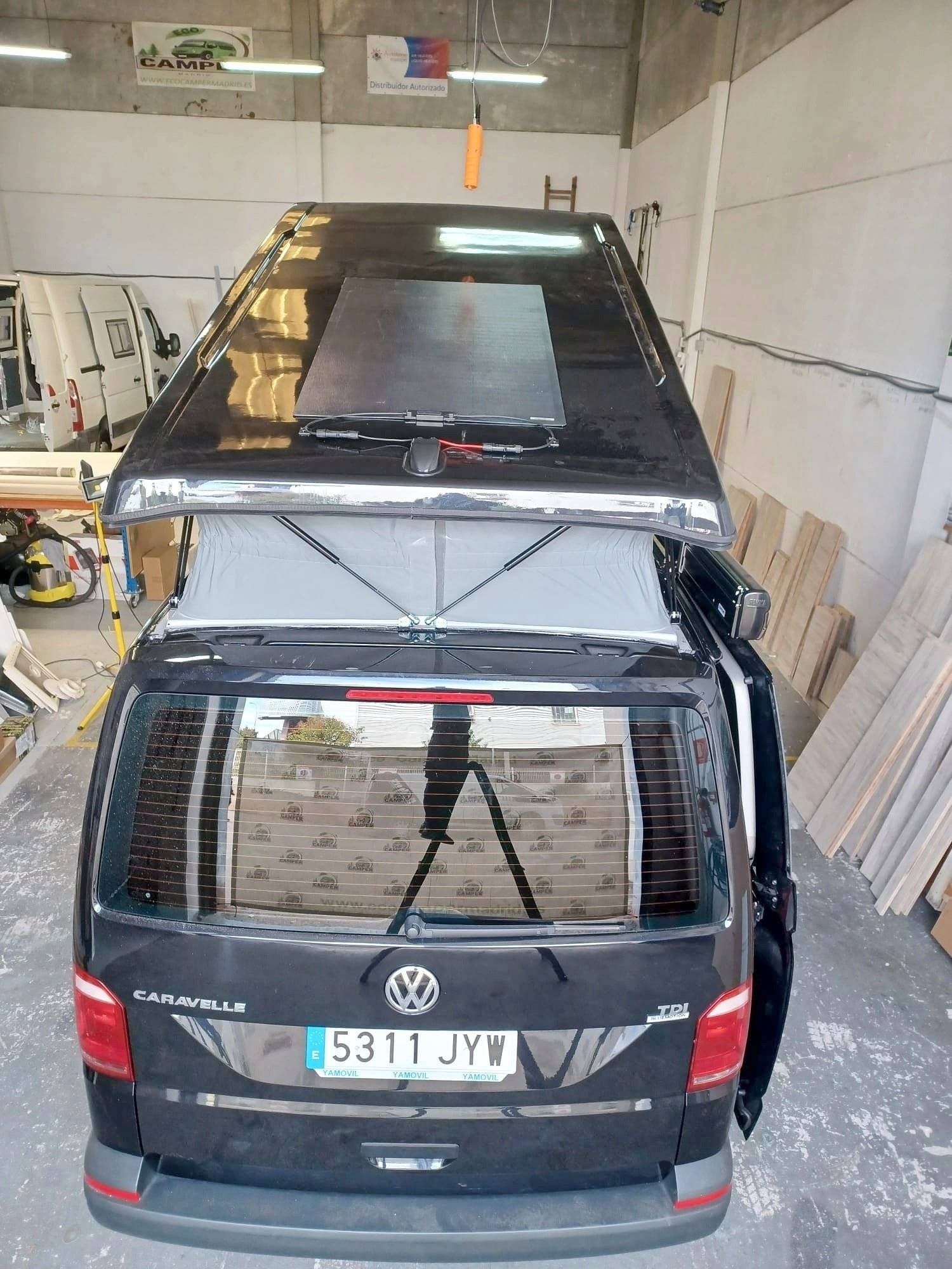 Vista de trás Volkswagen caravelle - Yescapa
