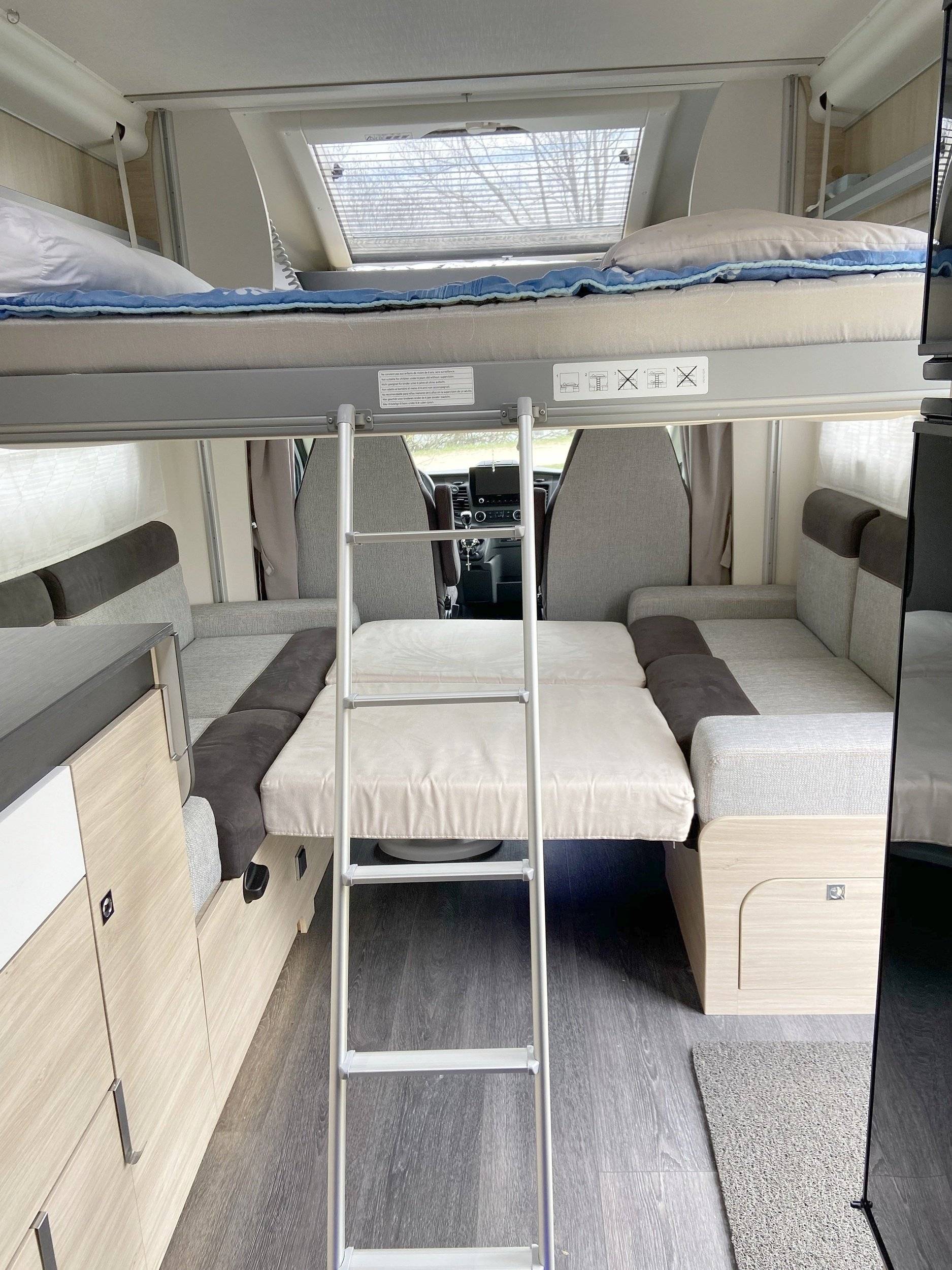 Challenger FORD TRANSIT