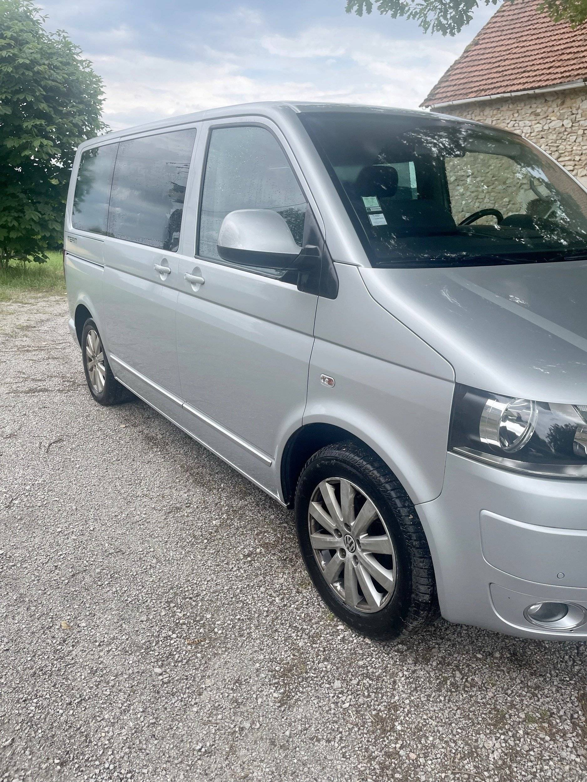 Volkswagen T5 2 l 140 ch