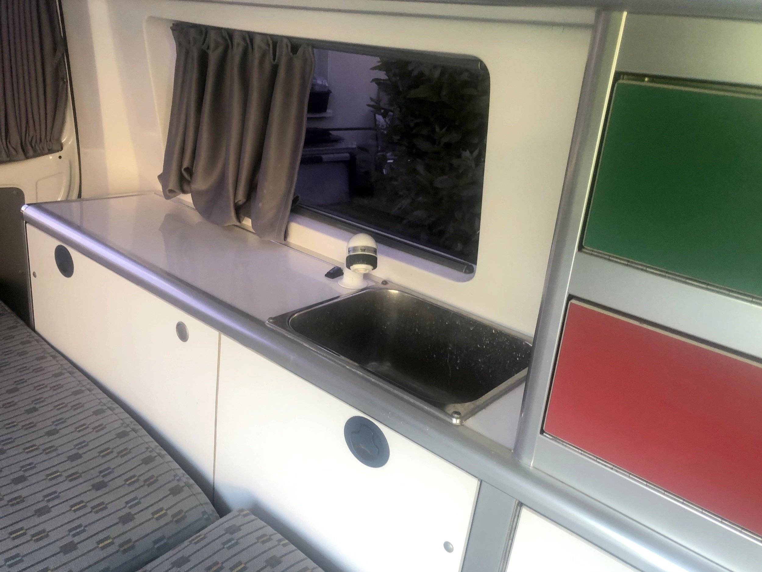 Volkswagen T5 2 l 140 ch