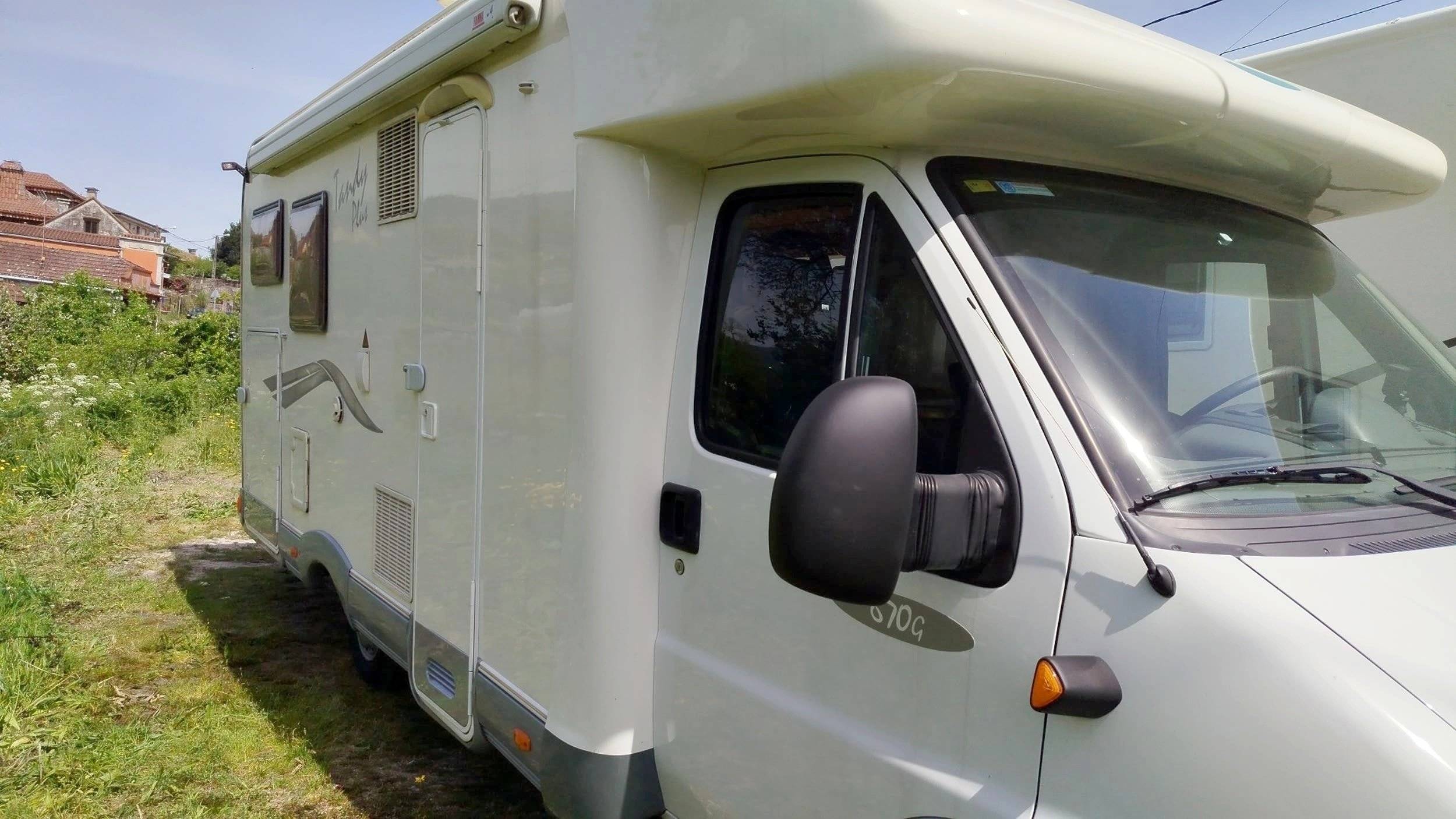 Front view from 3/4 Fiat Ducato 2.8 130 cv - Yescapa