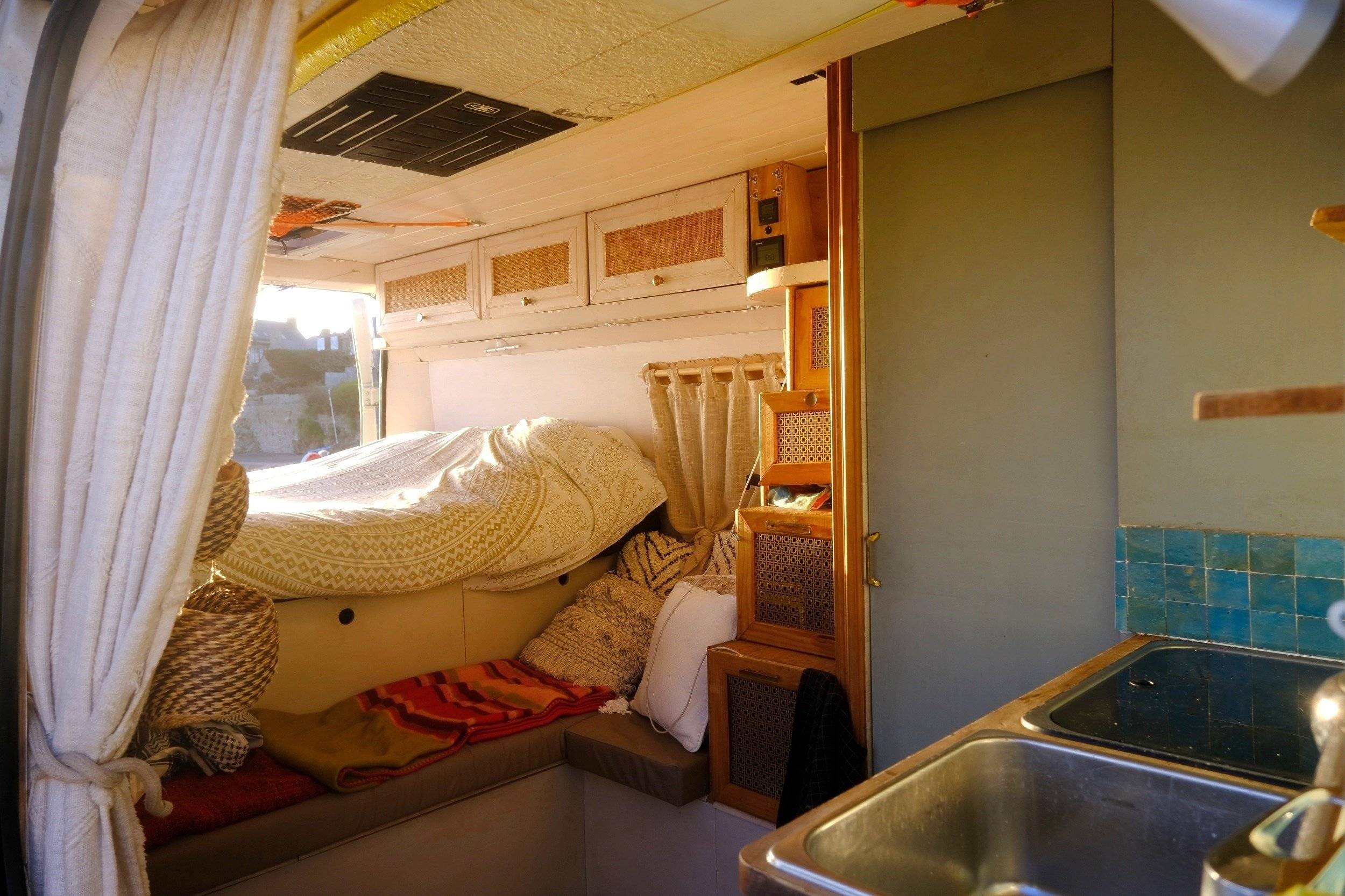 Partez à l'aventure avec notre van 100% autonome 