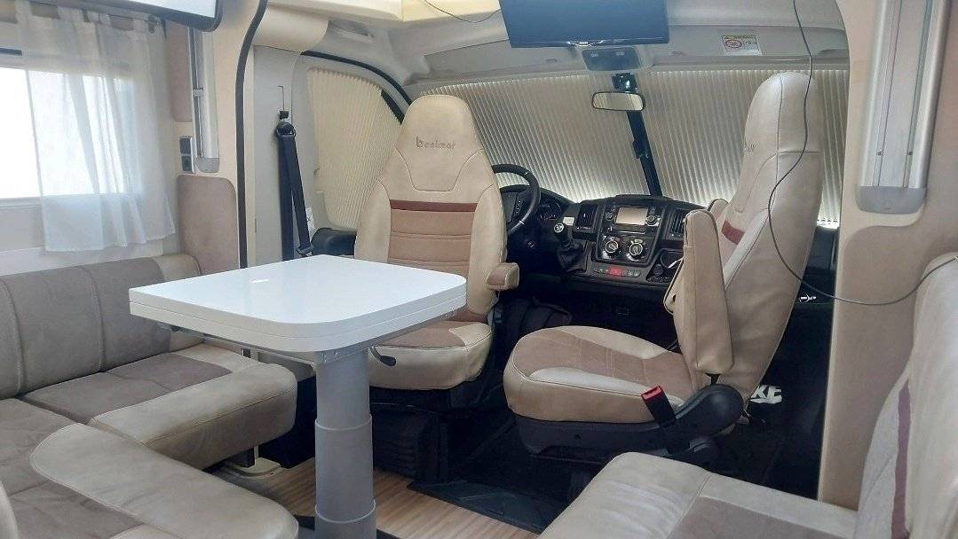 Área de jantar Fiat Euro 6, 2.3, 130 BHP - Yescapa