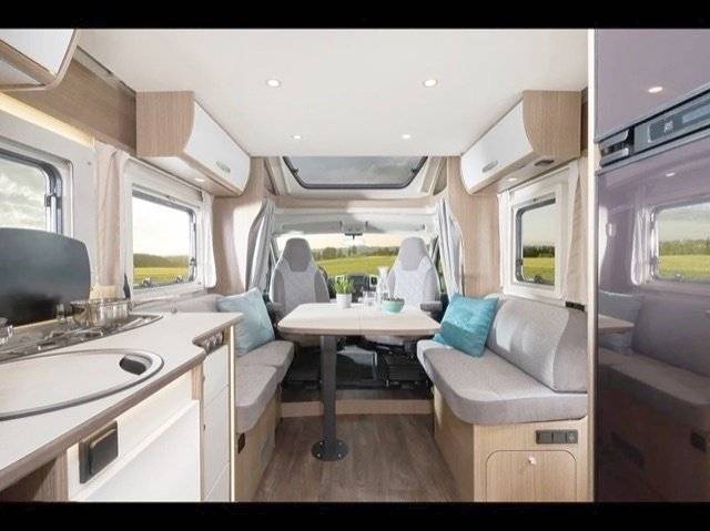 Dinette Citroën Jumper 1,6 l Blue HDI 95 ch - Yescapa