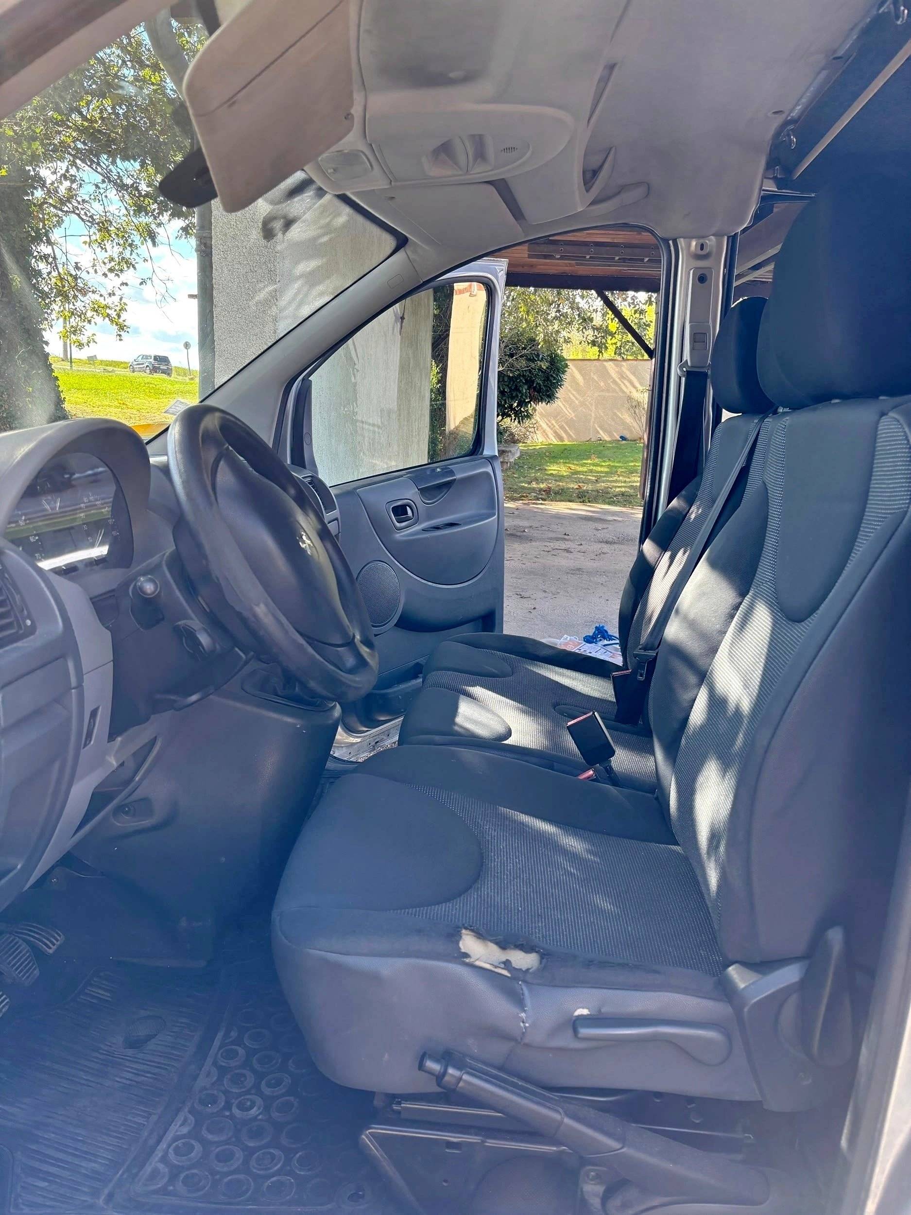 Couchages Peugeot Expert 2 l 120 ch - Yescapa