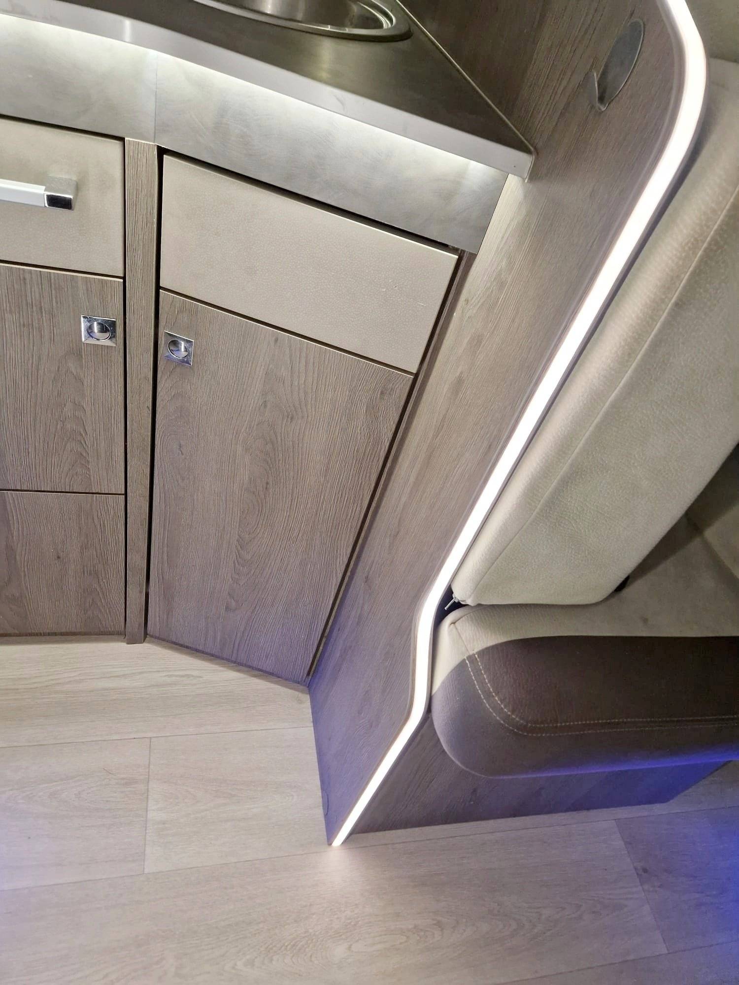 Challenger 358EB Graphite