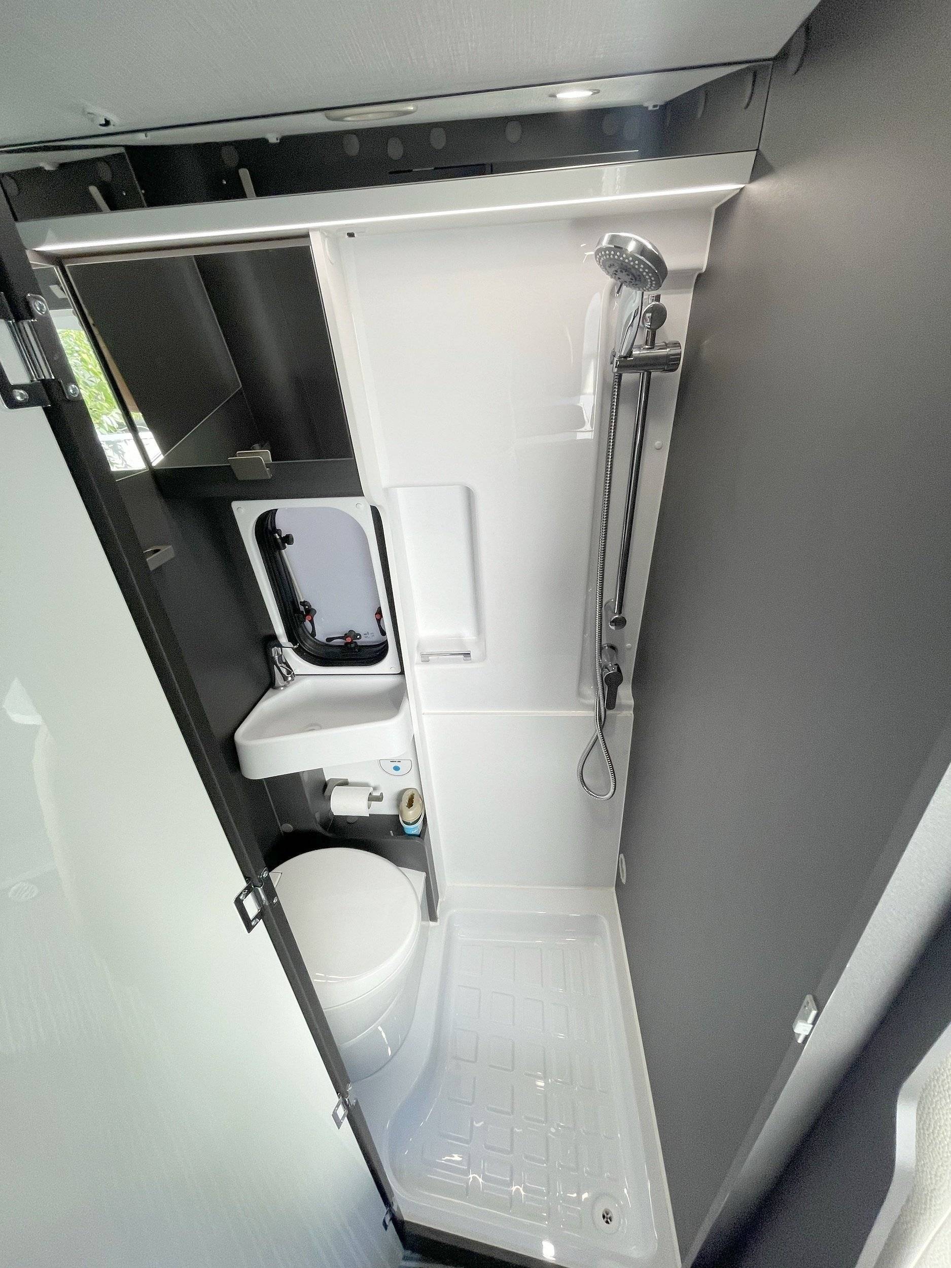 Mclouis Van 3 Menfys