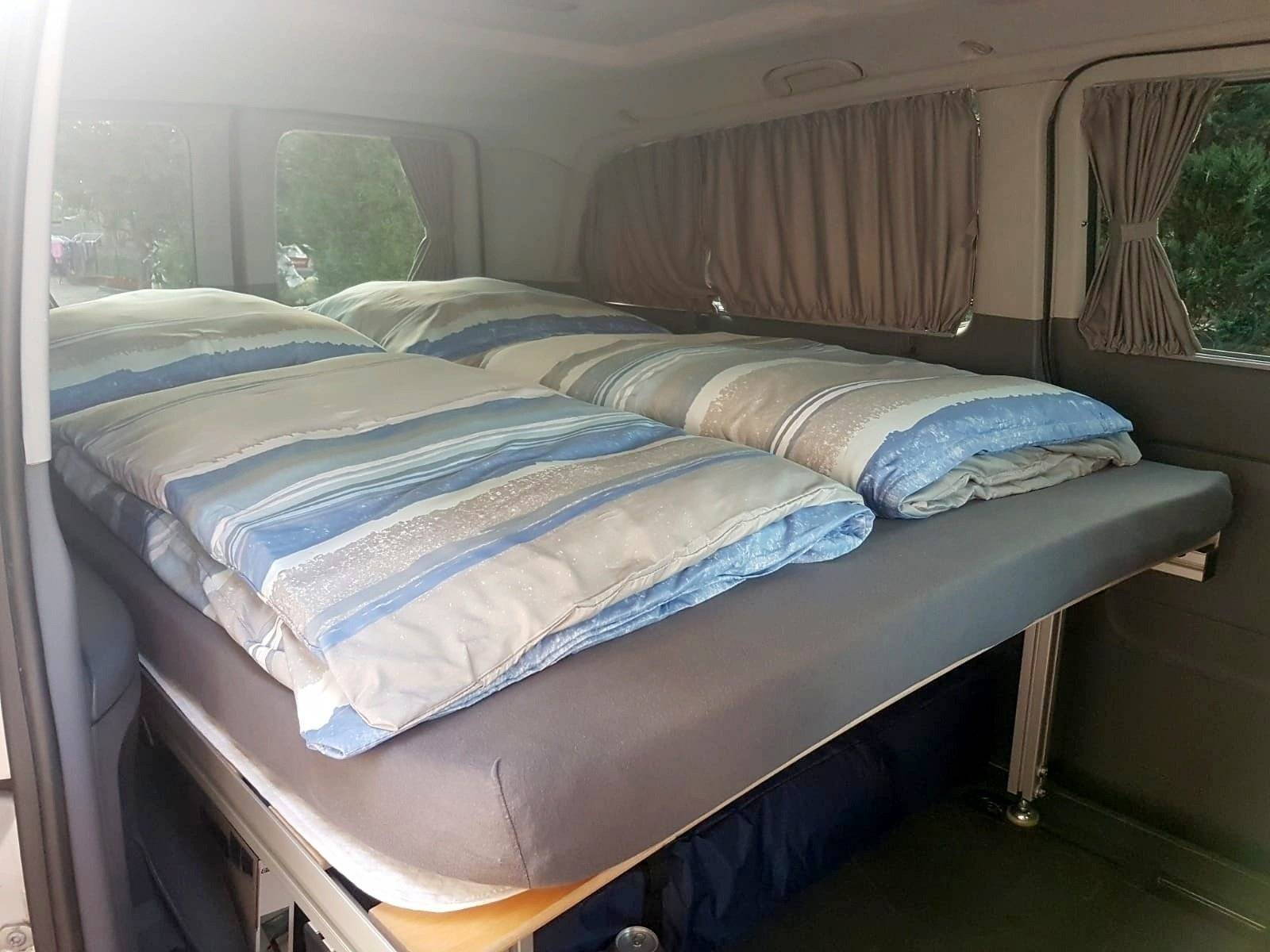 Slaapplaatsen Mercedes/Vito Extralang - Yescapa