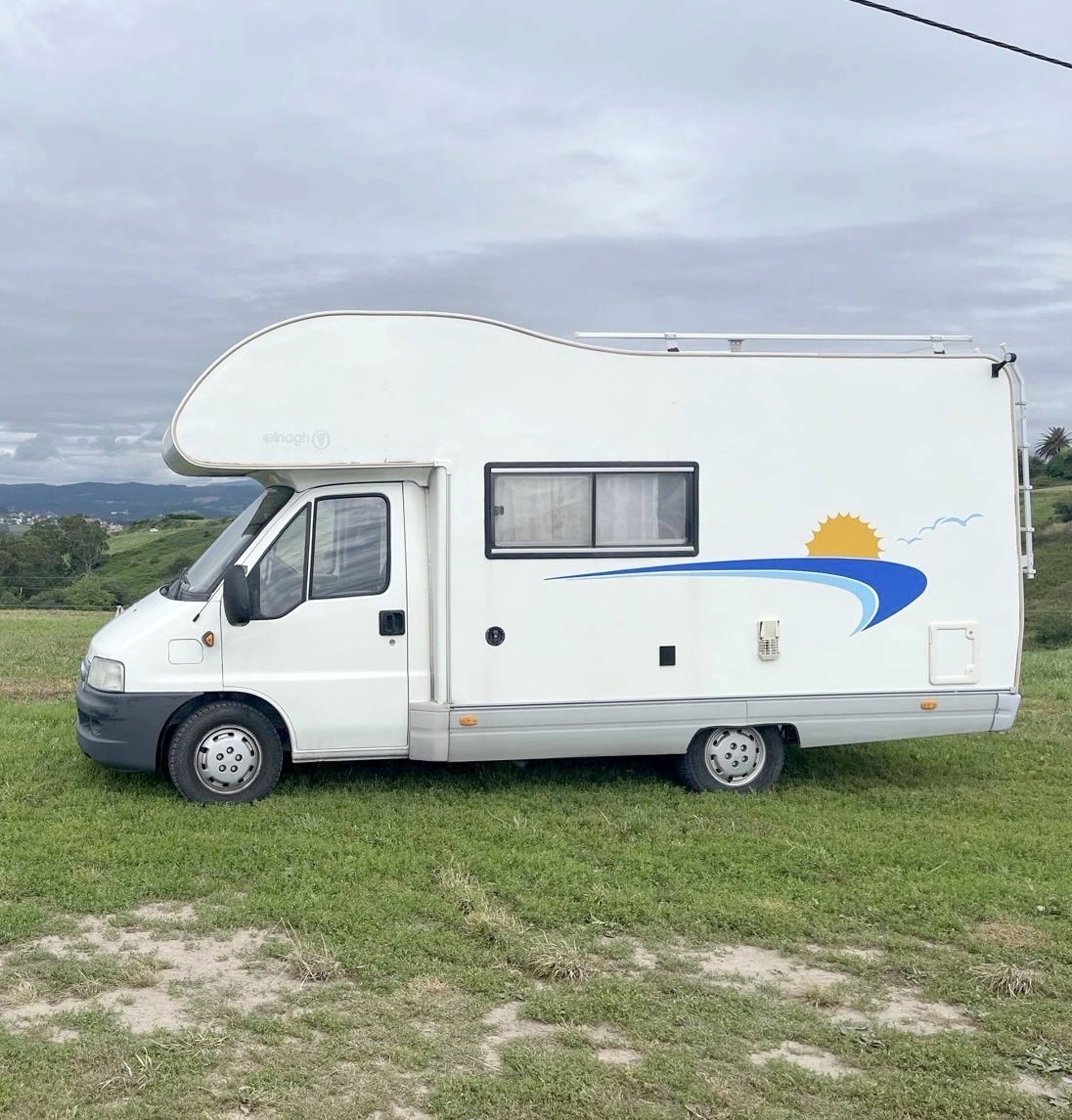 schräge Vorderansicht Fiat elnagh - Yescapa