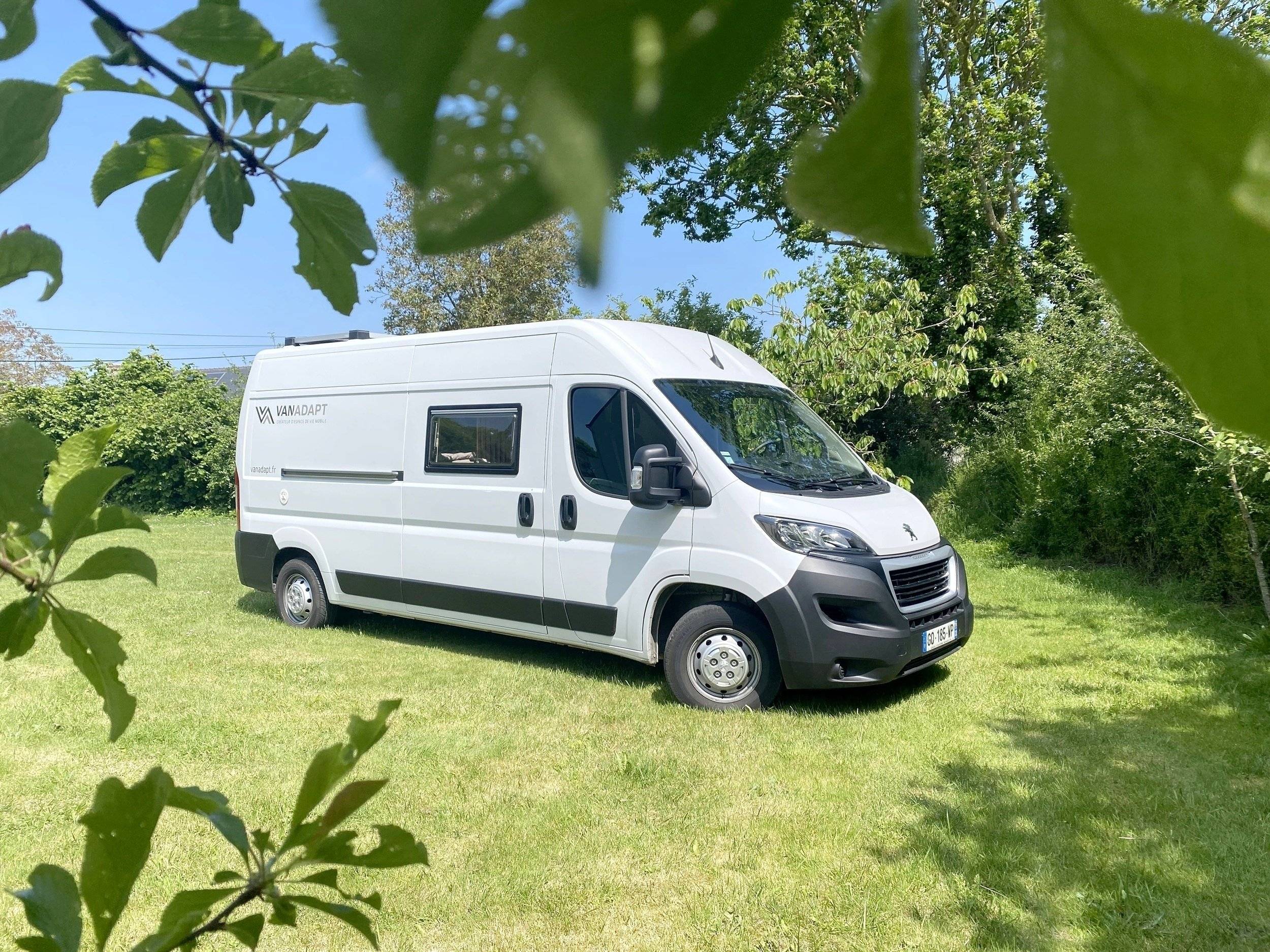 Location Fourgon aménagé - Pluduno - 75011 - VAN ADAPT - Yescapa